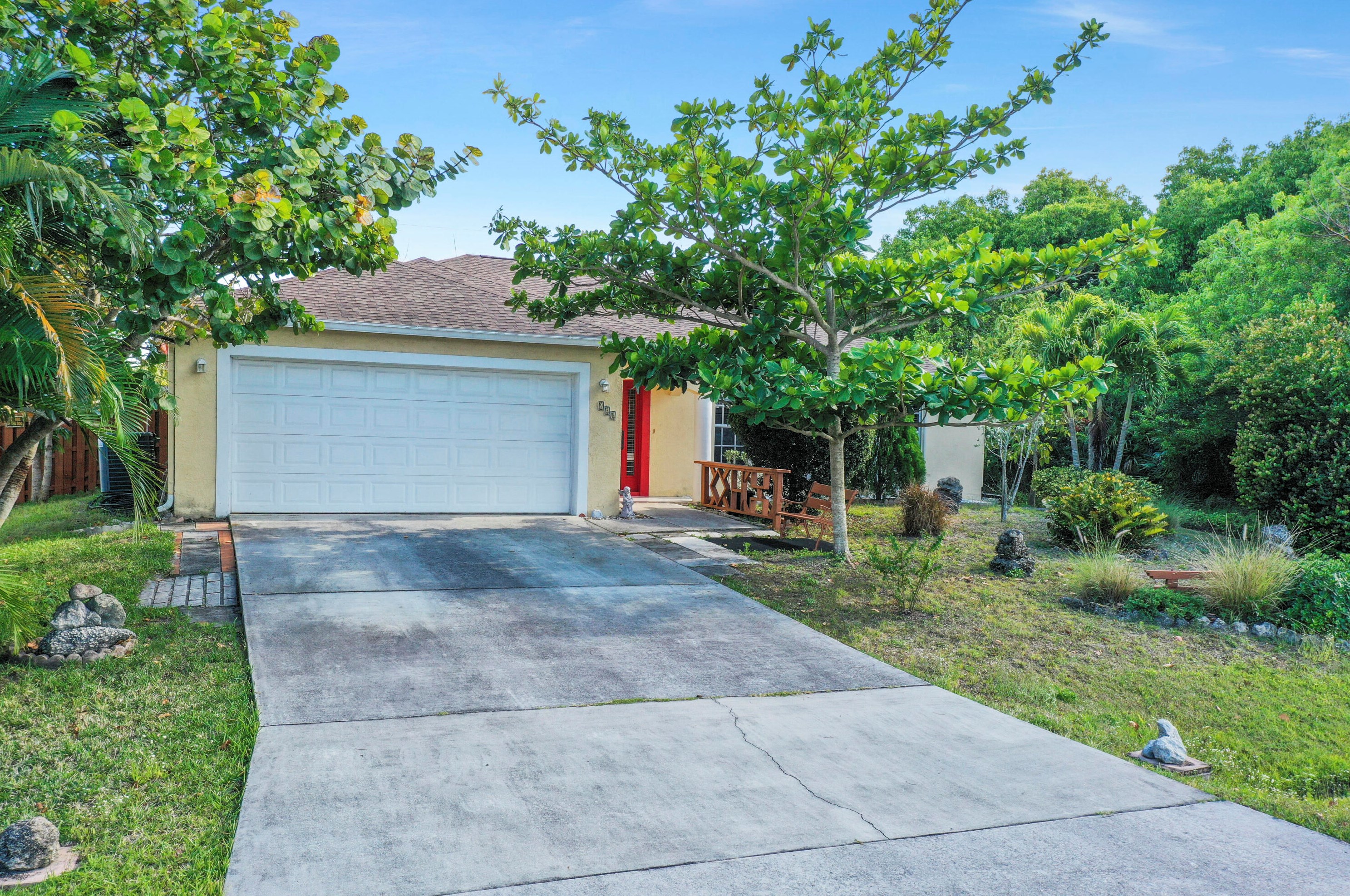 938 Mccracken Ave, Fort Pierce FL 34953-3936 exterior