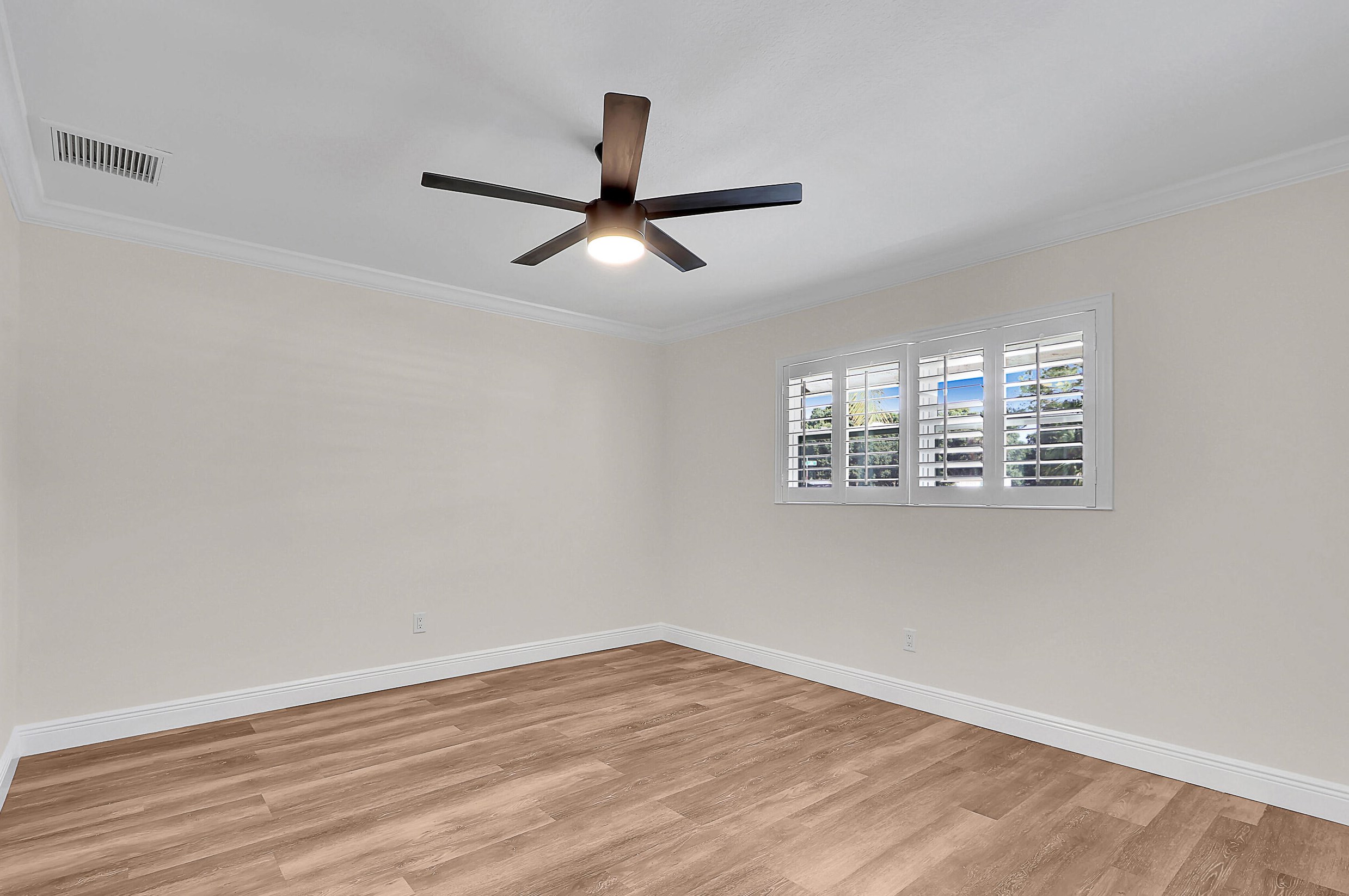 1054 12th Ter, Stuart FL  34994-9604 exterior