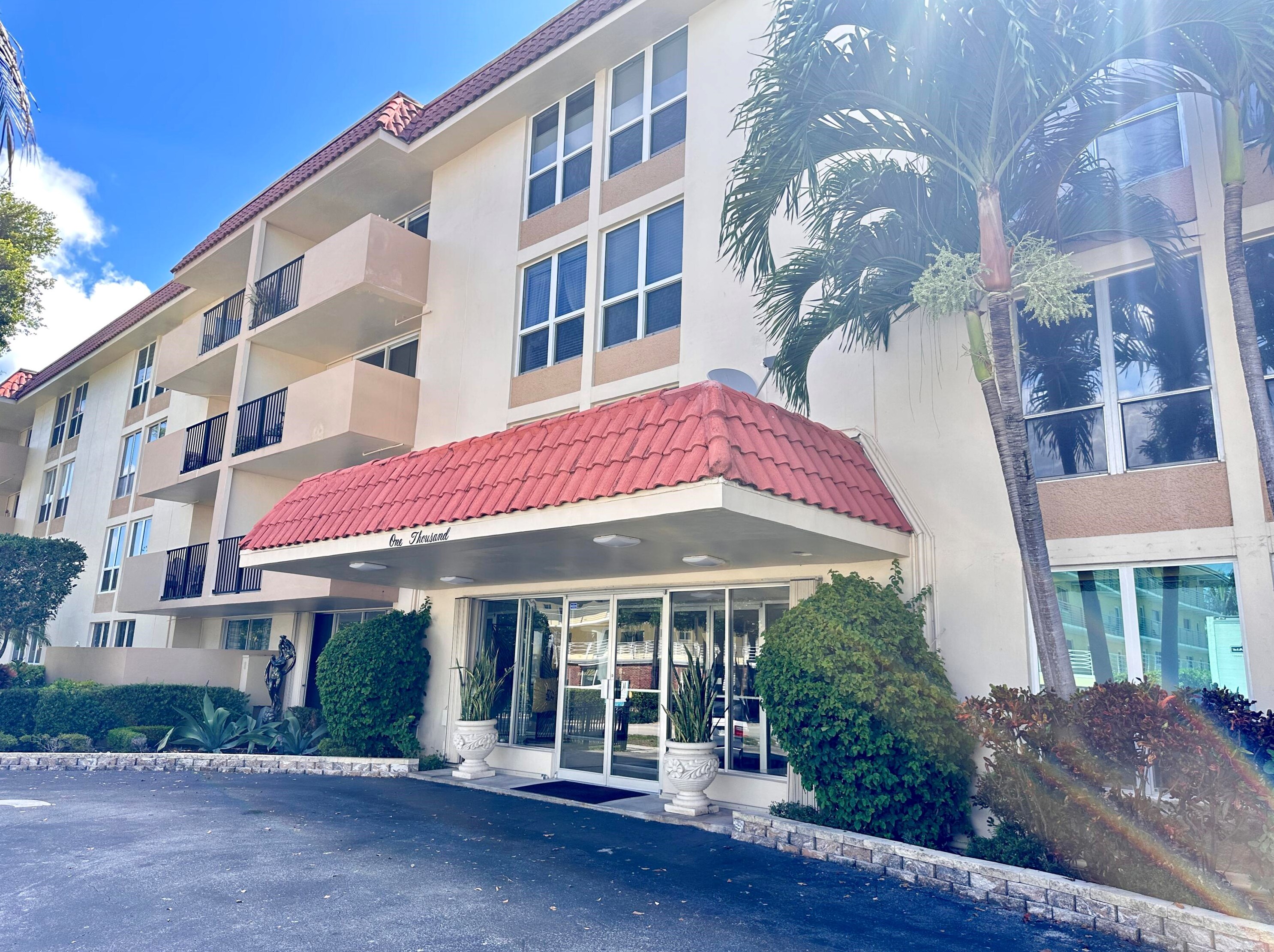 1000 Spanish River Rd, Boca Raton FL  33432-7689 exterior