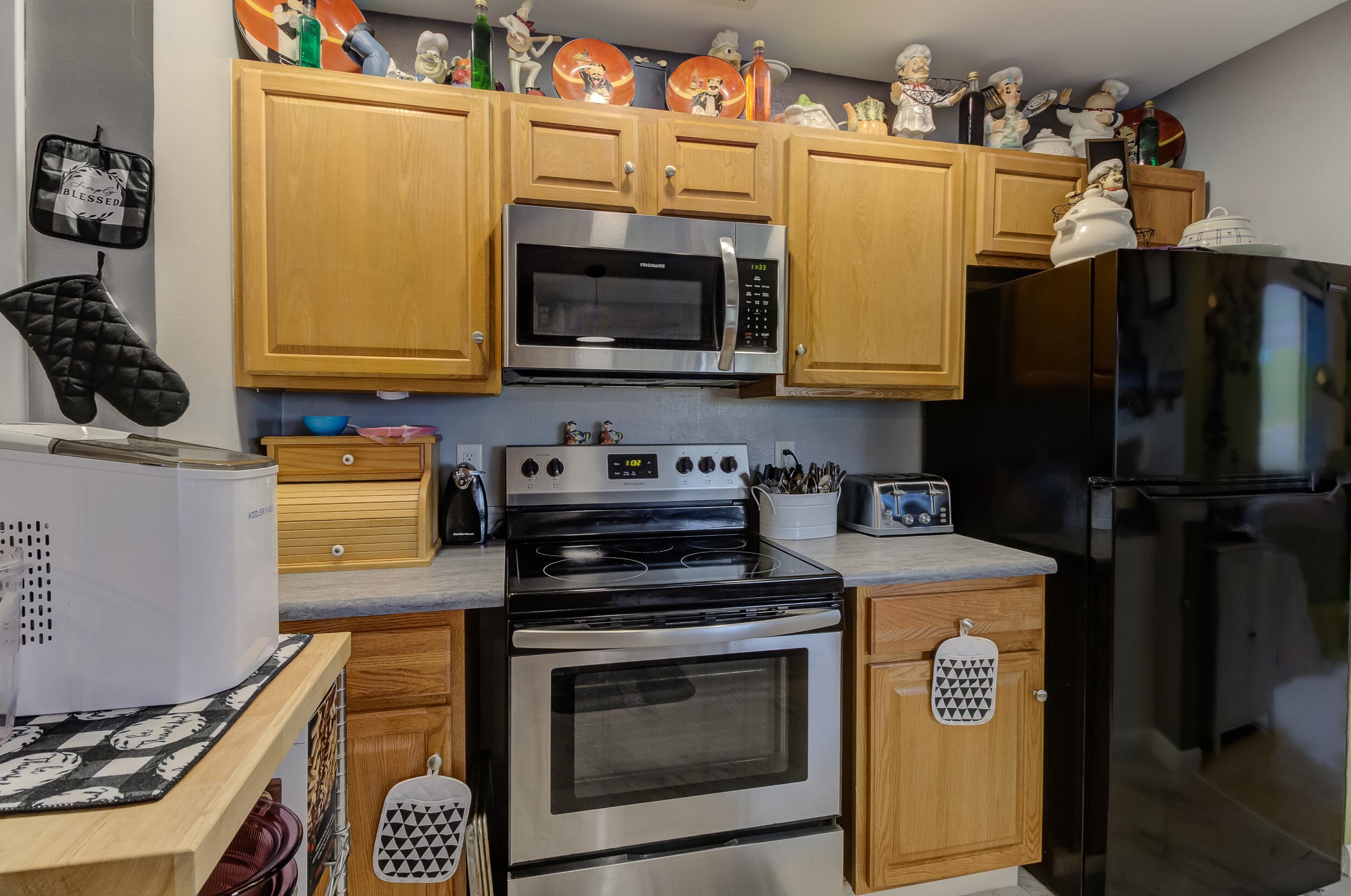 702 Bridgeport Dr, Fort Pierce FL 34953-6324 exterior