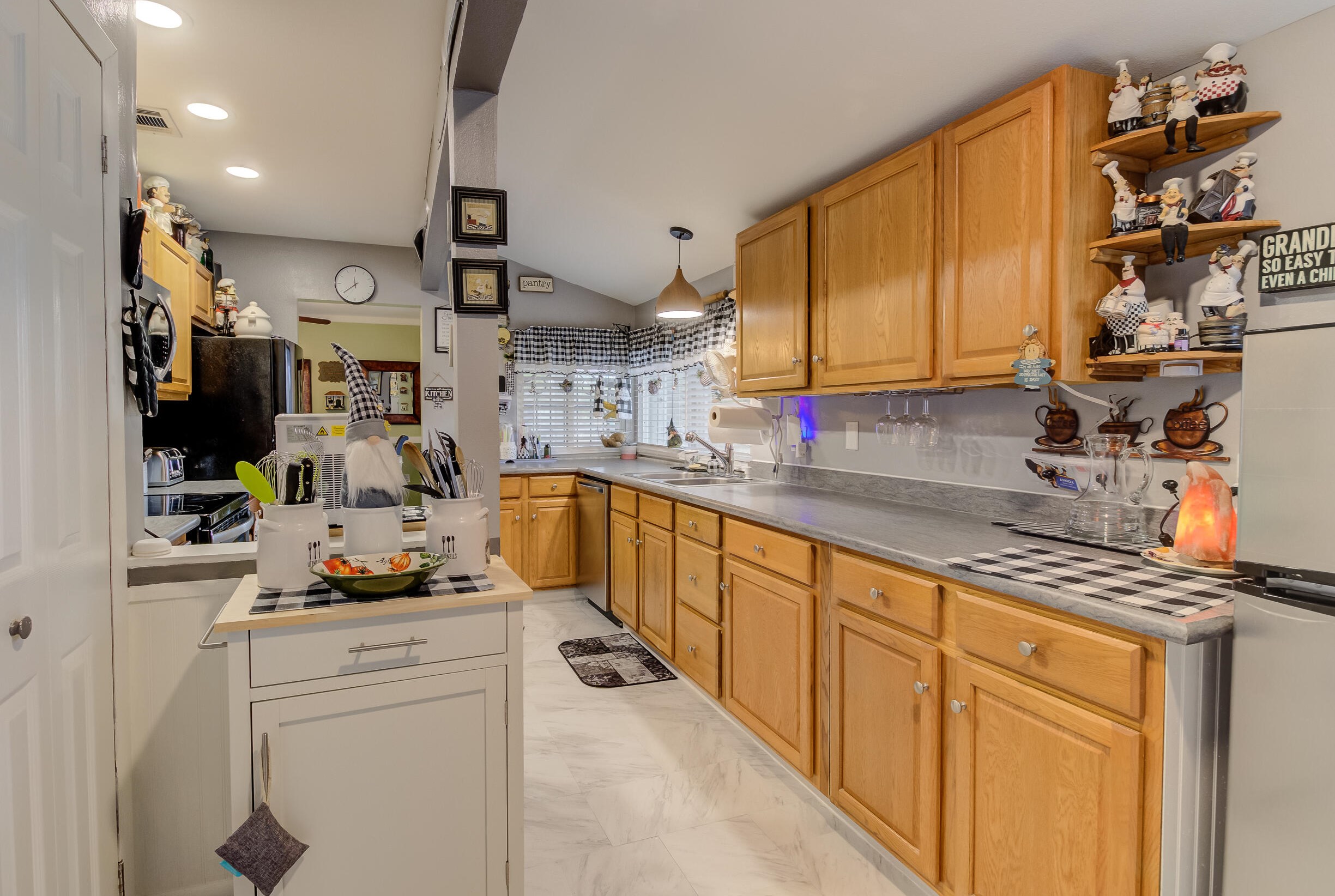 702 Bridgeport Dr, Fort Pierce FL 34953-6324 exterior