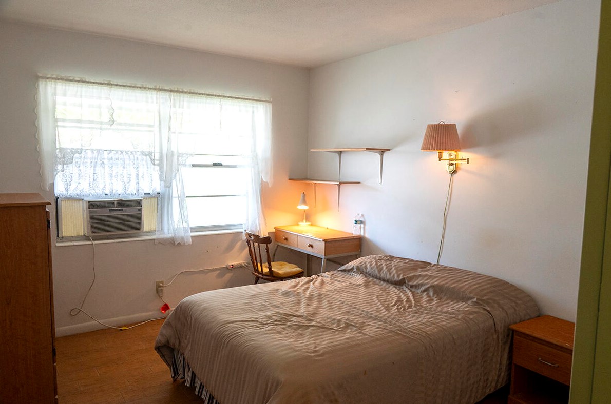 90 Coventry D, West Palm Beach FL  33417-6758 exterior