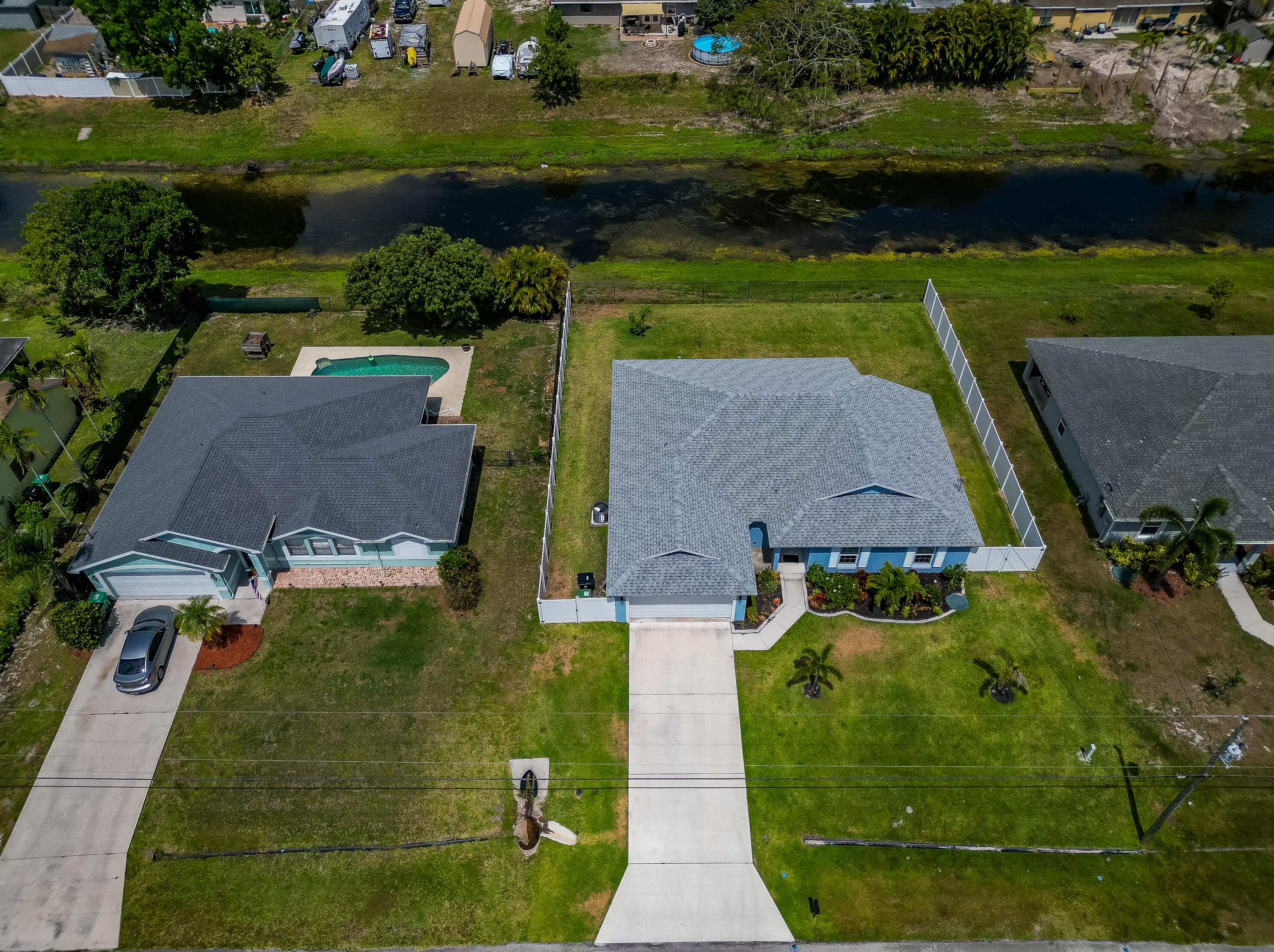 395 Whitmore Dr, Fort Pierce FL 34984-4529 exterior