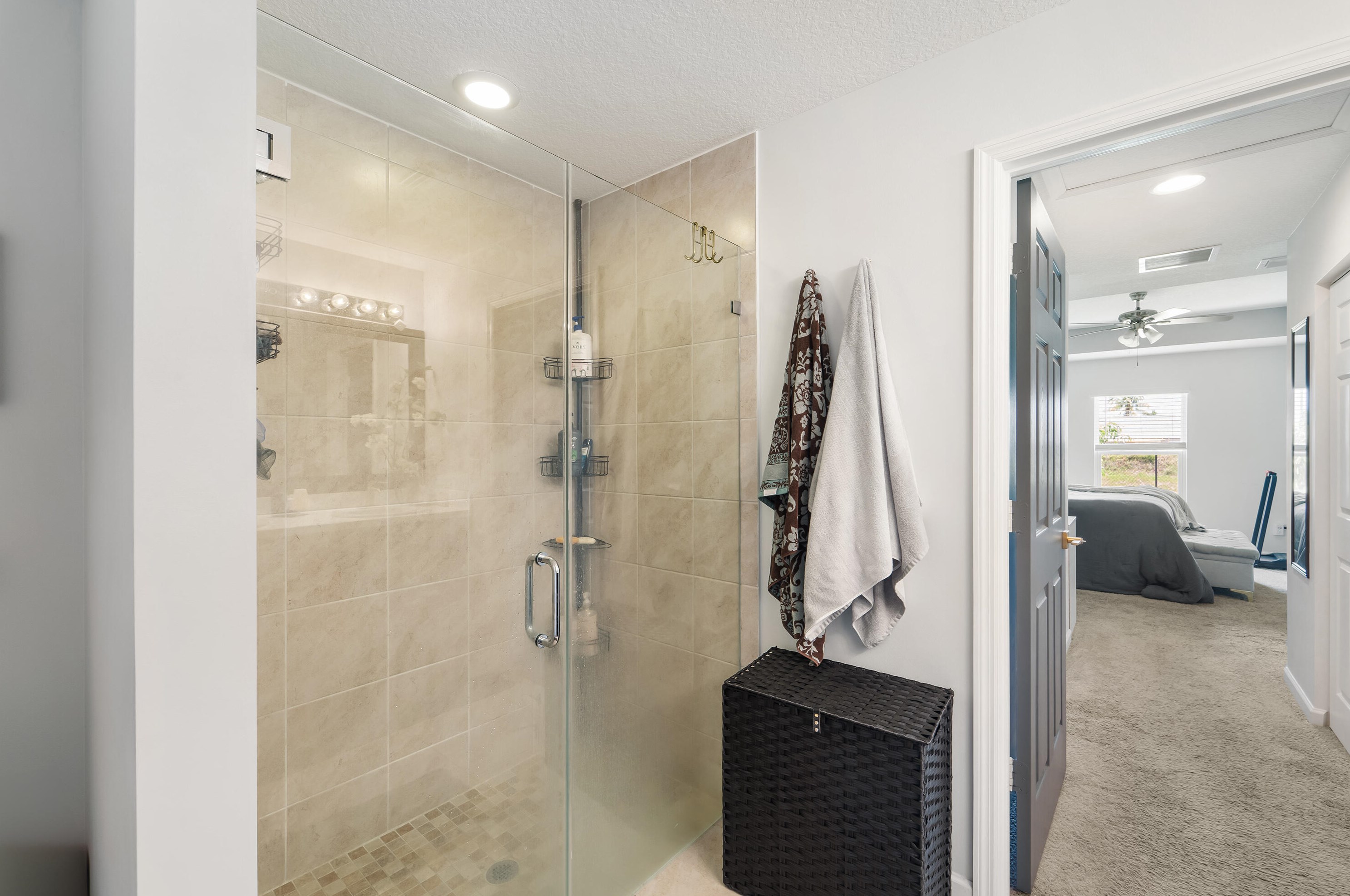 395 Whitmore Dr, Fort Pierce FL 34984-4529 exterior