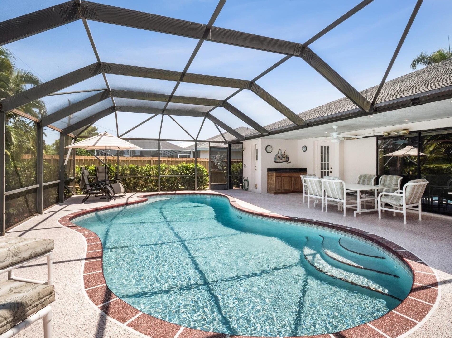 725 Dalton Cir, Fort Pierce FL 34953-5815 exterior