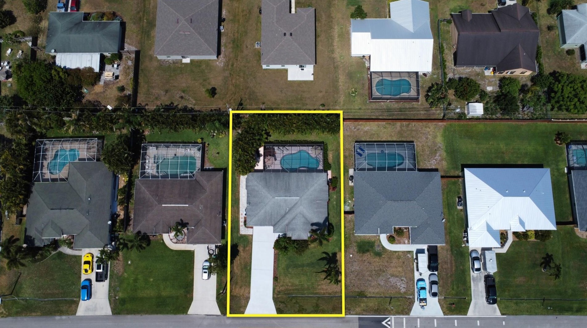 725 Dalton Cir, Fort Pierce FL 34953-5815 exterior