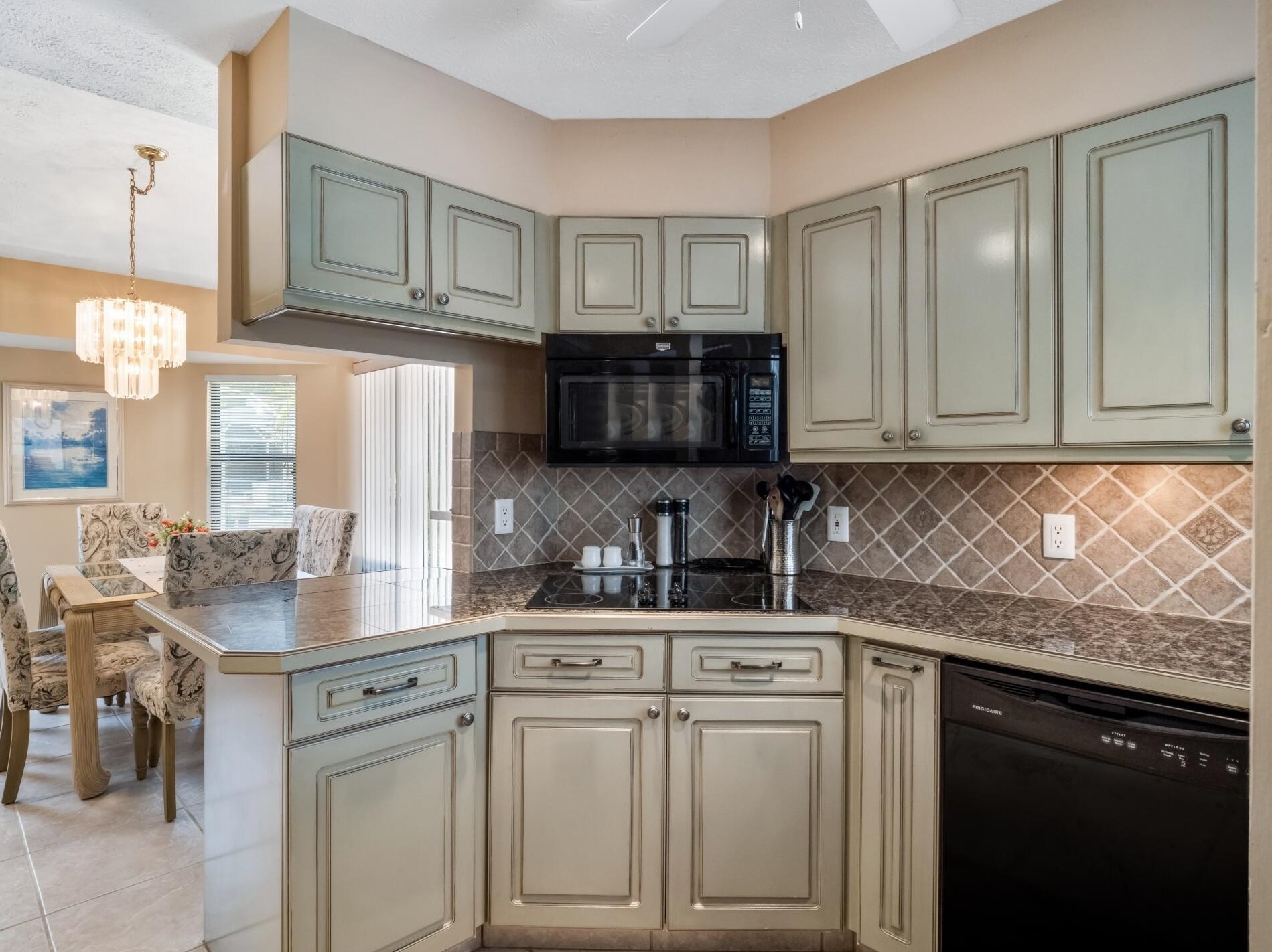 725 Dalton Cir, Fort Pierce FL 34953-5815 exterior