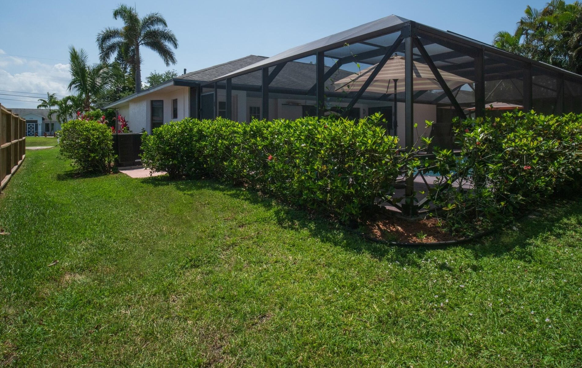 725 Dalton Cir, Fort Pierce FL 34953-5815 exterior