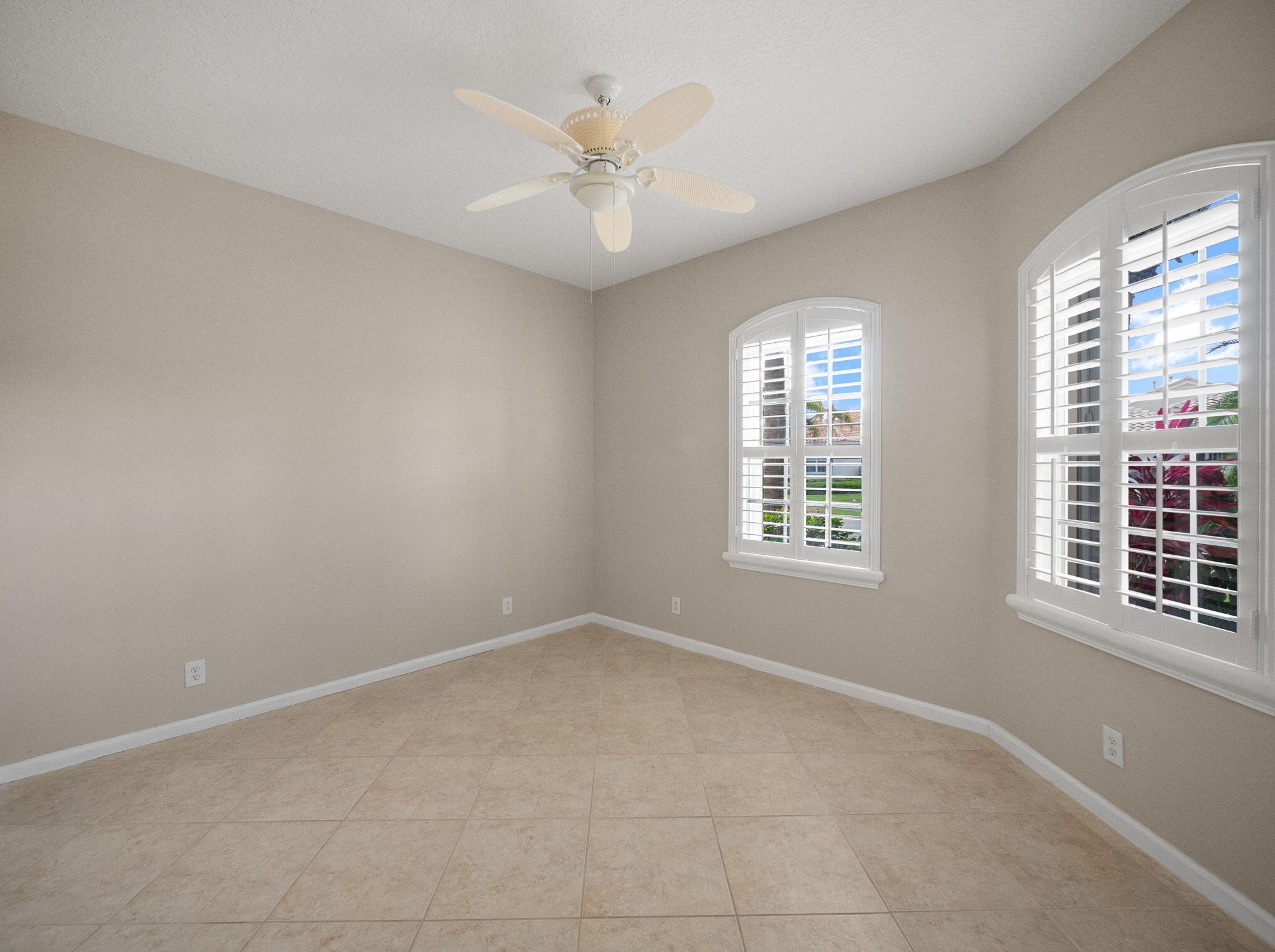 308 Shoreline Cir, Fort Pierce FL 34986-2913 exterior