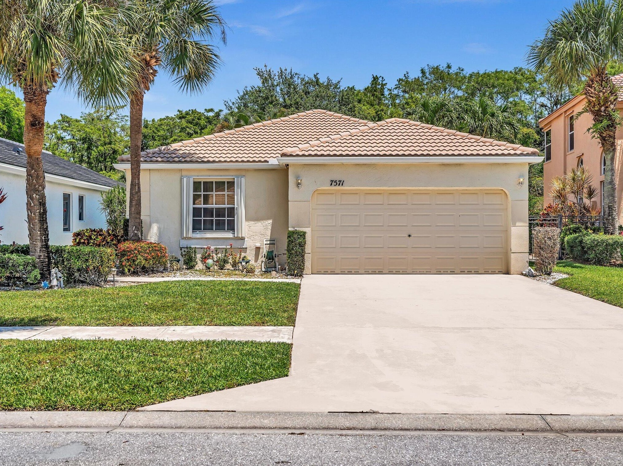 7571 Kingsley Ct, Lake Worth FL  33467-7326 exterior