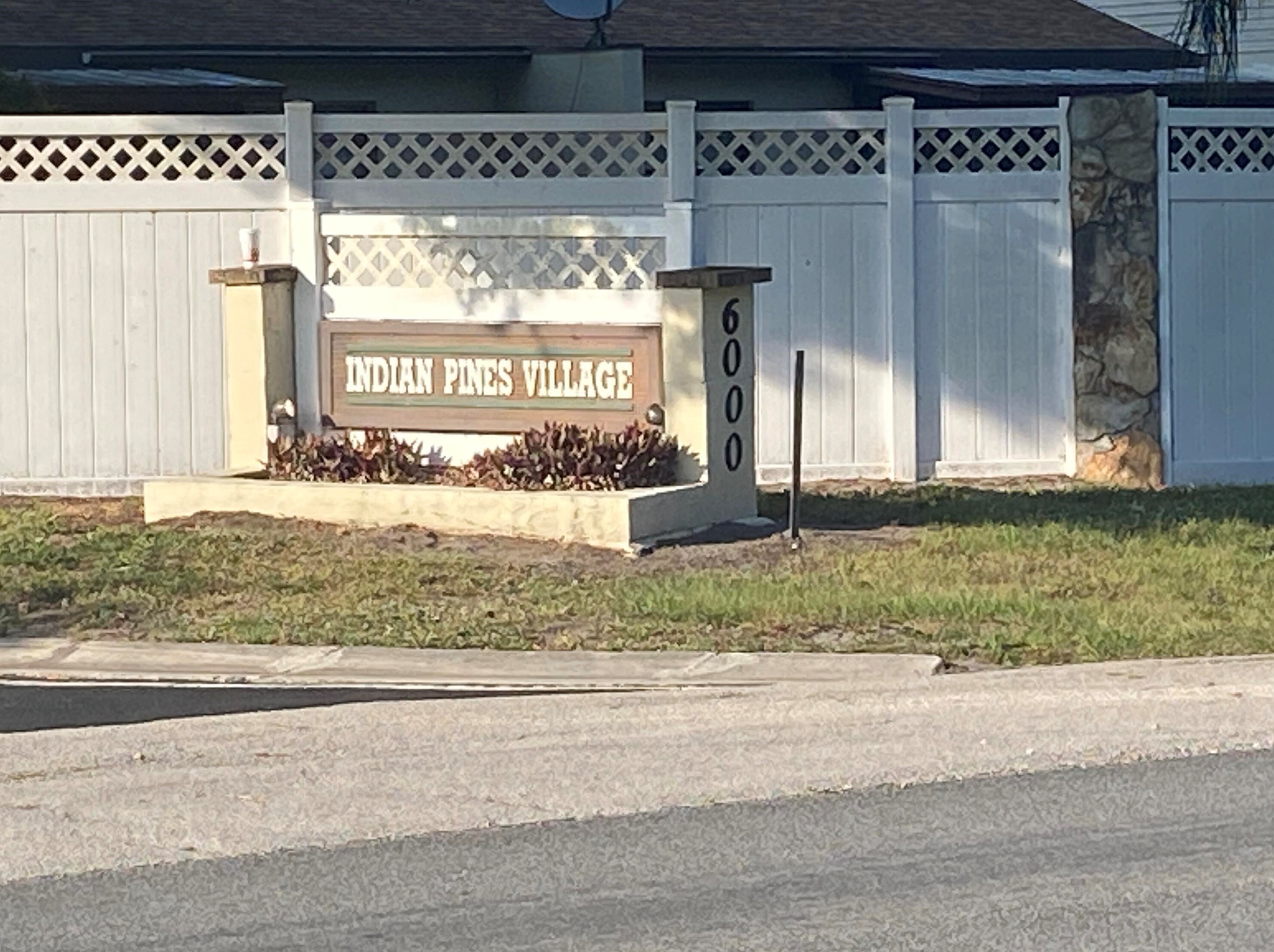 6036 Indrio Rd, Fort Pierce FL 34951-3242 exterior