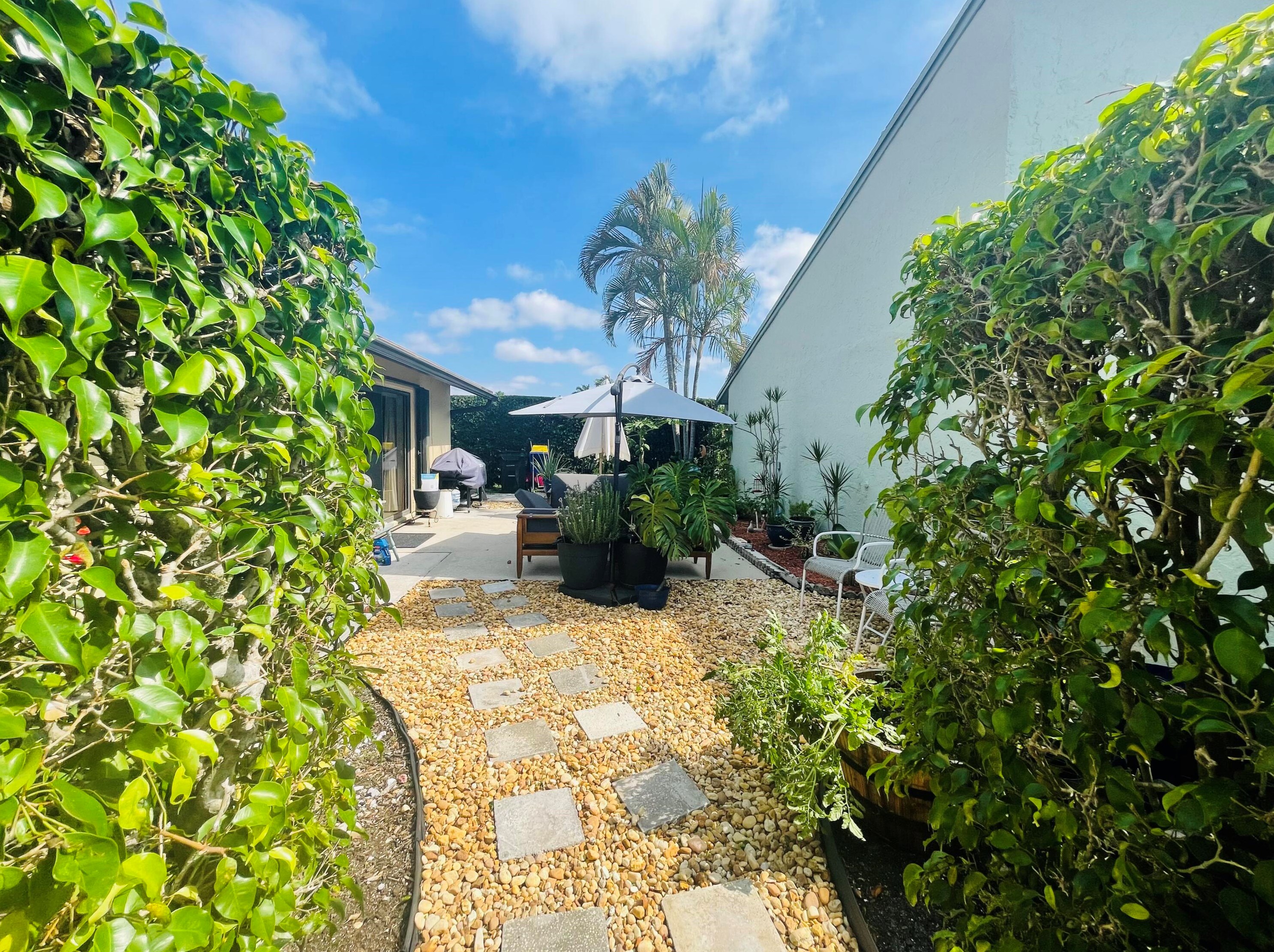 2473 10th St, Delray Beach FL  33445-2082 exterior