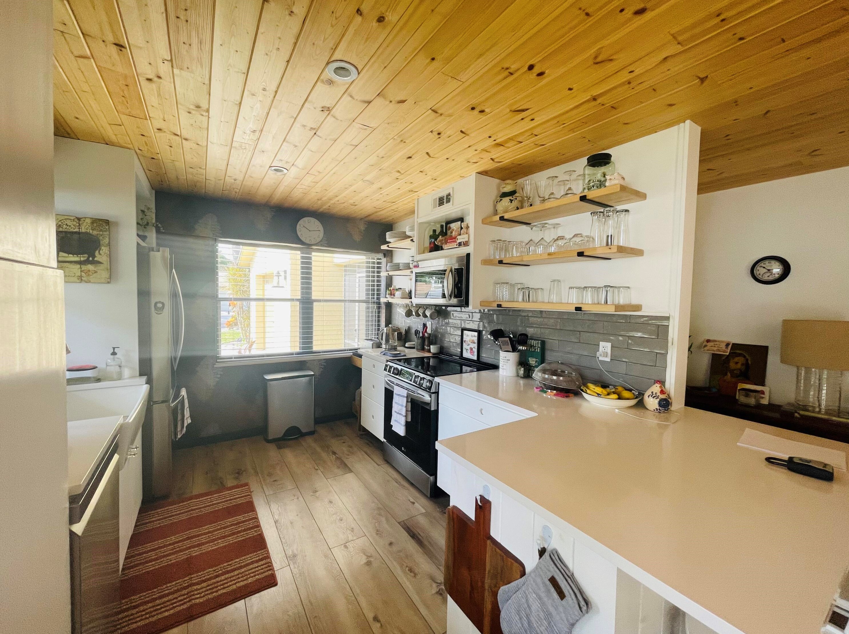 2473 10th St, Delray Beach FL  33445-2082 exterior