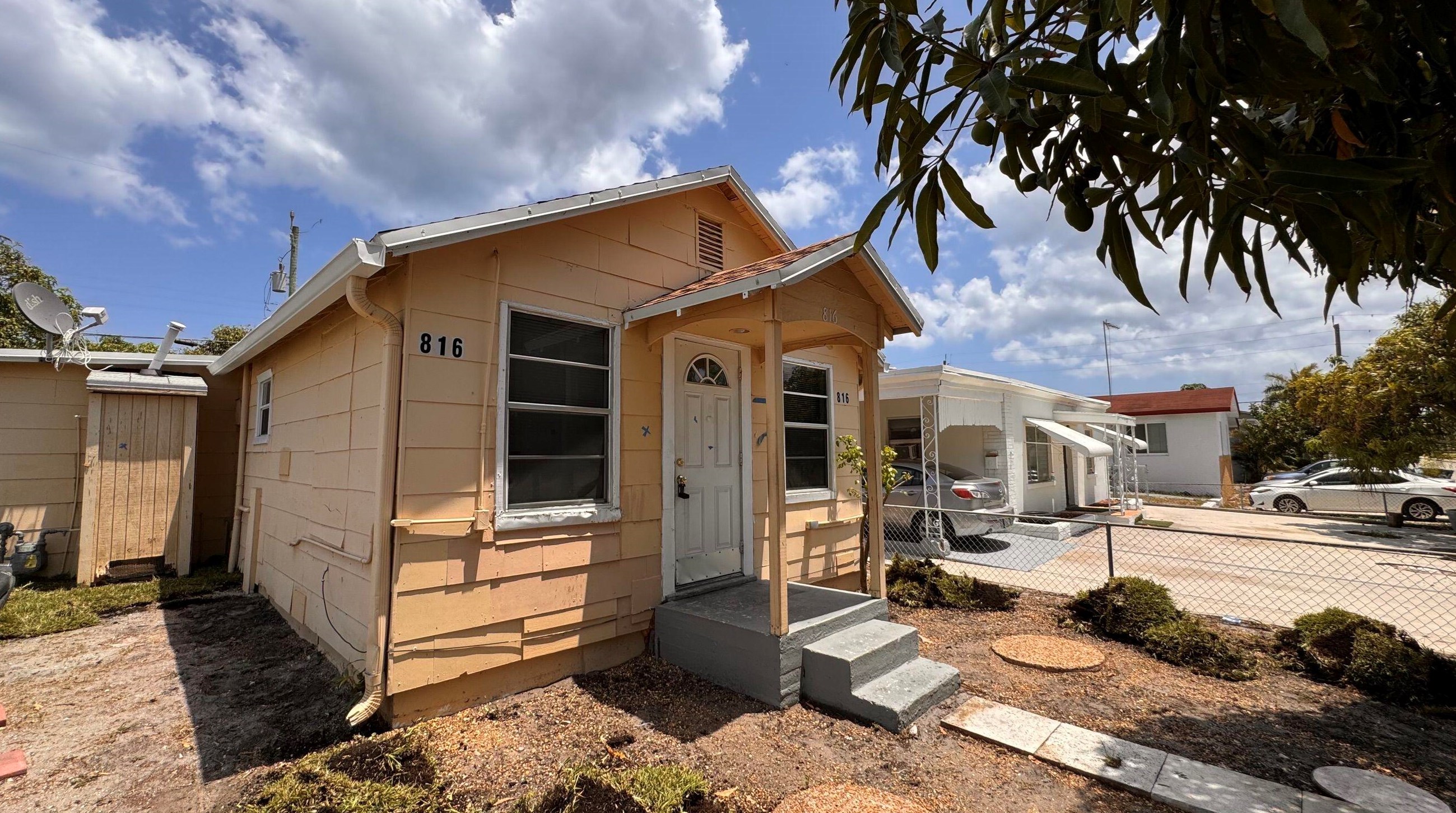 816 A St, Lake Worth FL  33460-2425 exterior