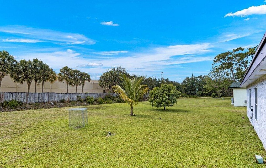 6328 Summer Sky Ln, Lake Worth FL  33463-3815 exterior