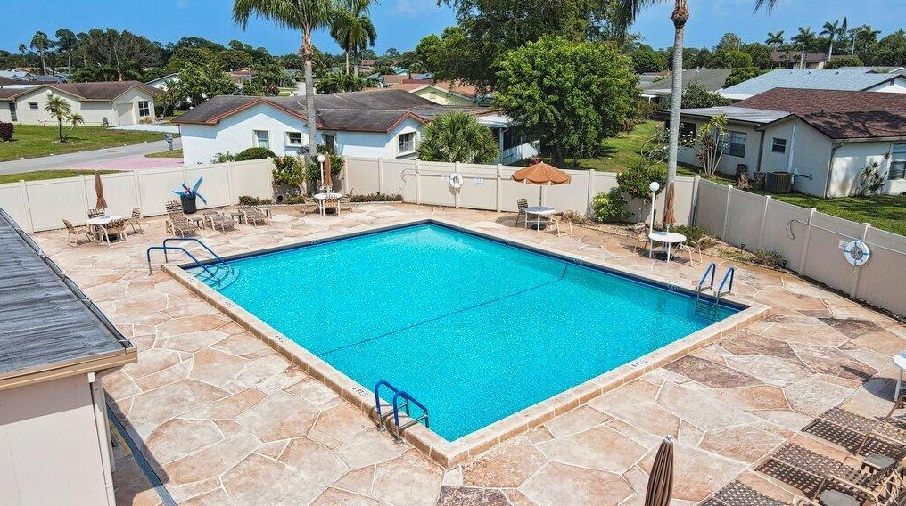 6328 Summer Sky Ln, Lake Worth FL  33463-3815 exterior