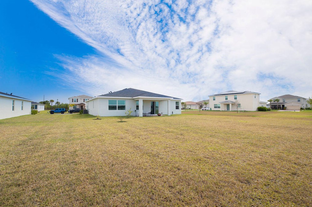 13382 Copper Creek Dr, Fort Pierce FL  34987-3023 exterior