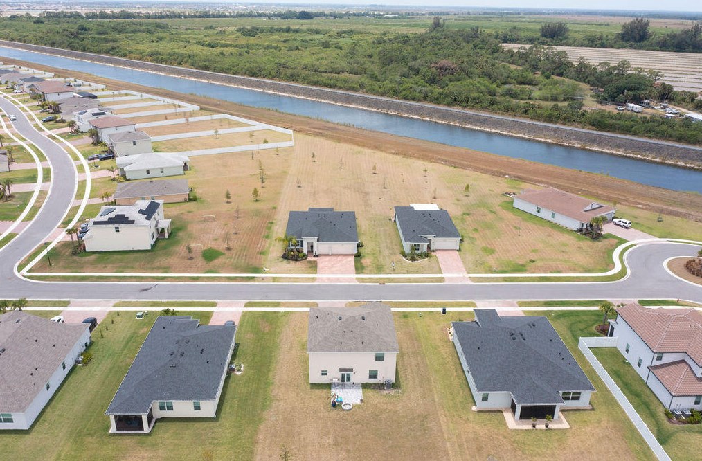 13382 Copper Creek Dr, Fort Pierce FL  34987-3023 exterior