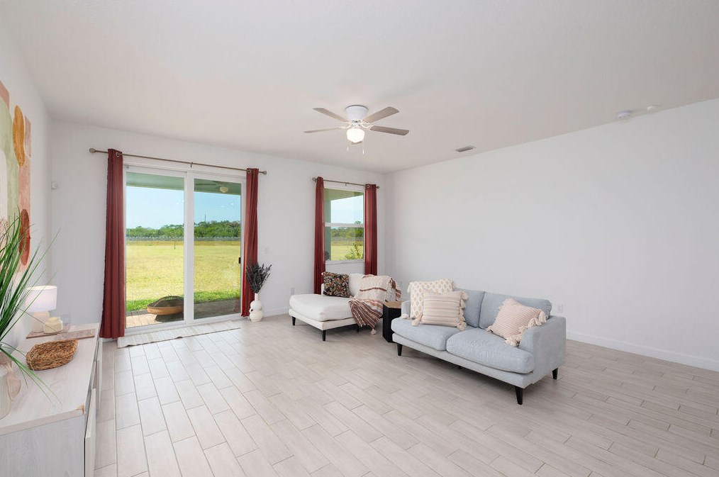 13382 Copper Creek Dr, Fort Pierce FL  34987-3023 exterior