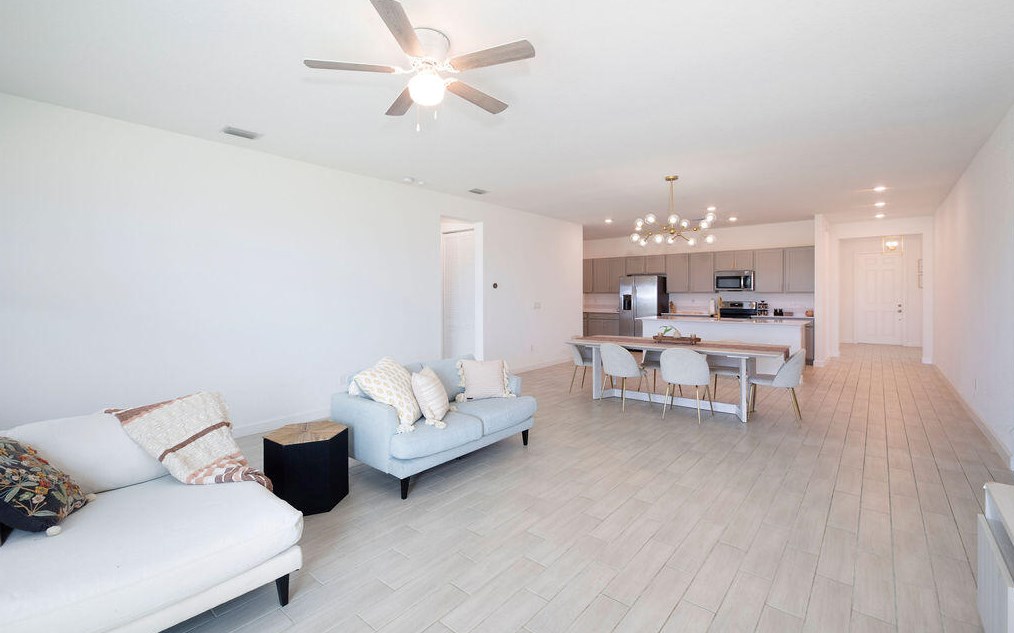 13382 Copper Creek Dr, Fort Pierce FL  34987-3023 exterior