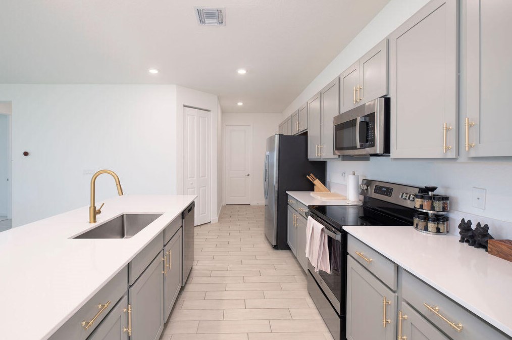 13382 Copper Creek Dr, Fort Pierce FL  34987-3023 exterior