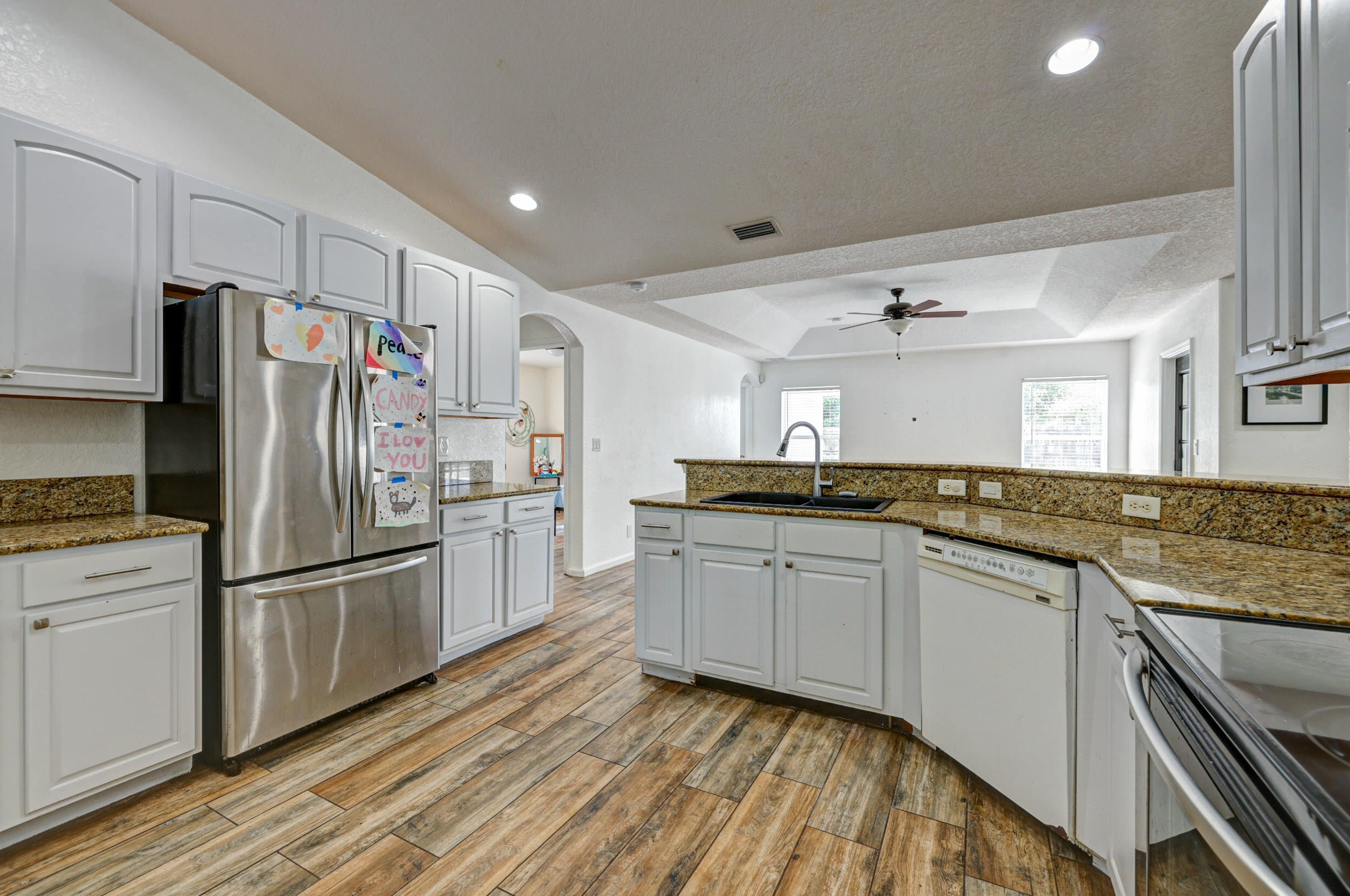 912 Paar Dr, Fort Pierce FL  34953-5623 exterior