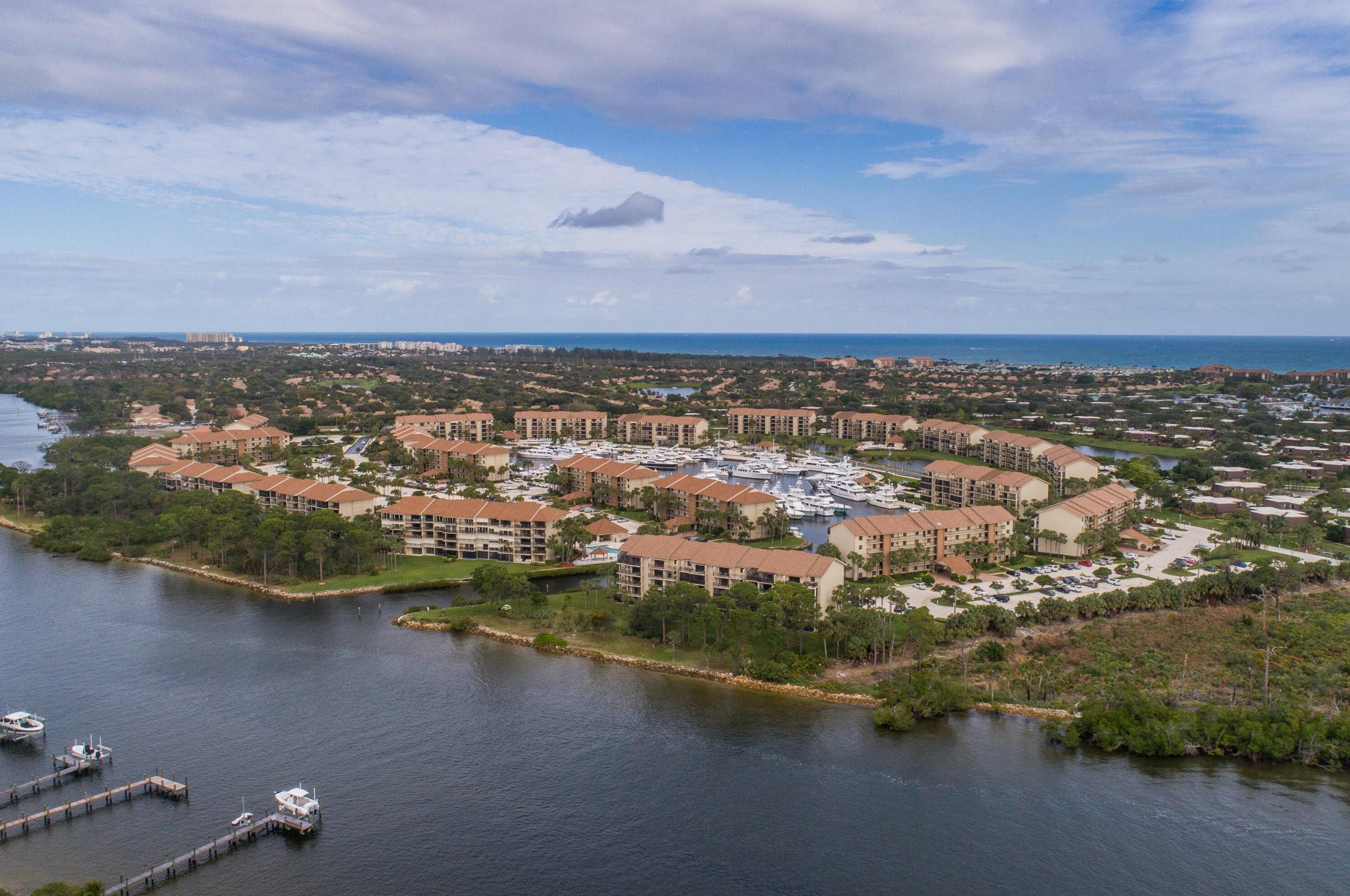 1001 Seafarer Cir, Jupiter FL  33477-9019 exterior