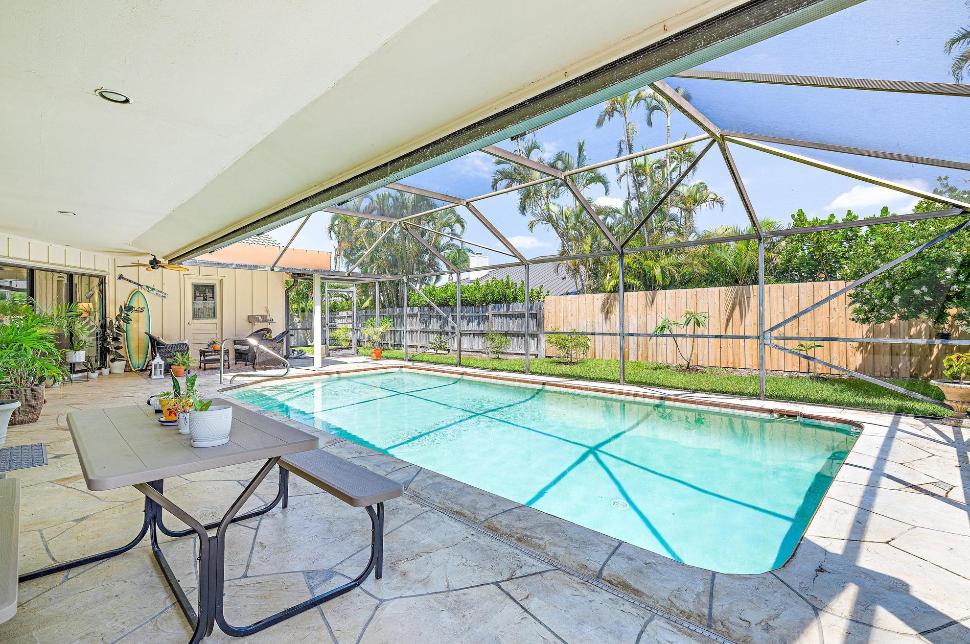 89 Hickory Hl Rd, Jupiter FL  33469-2121 exterior