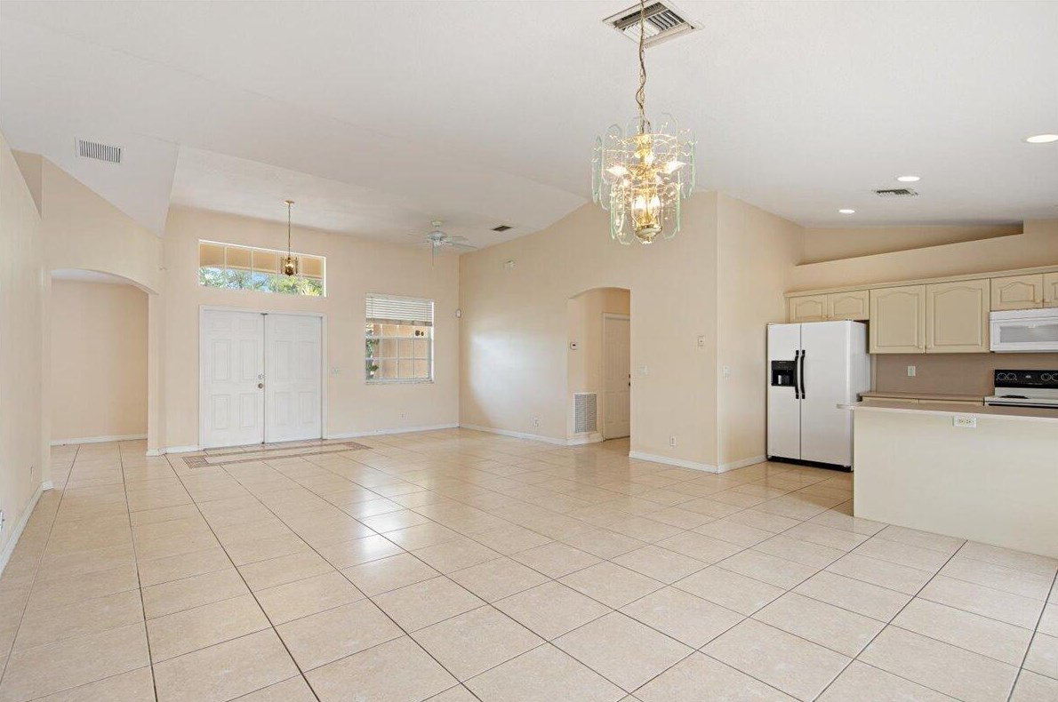 810 Mccracken Ave, Fort Pierce FL 34953-3937 exterior