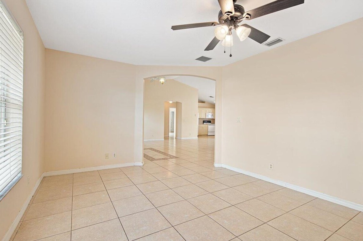 810 Mccracken Ave, Fort Pierce FL 34953-3937 exterior