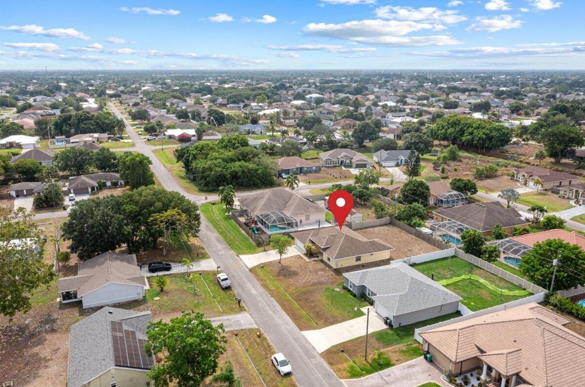 810 Mccracken Ave, Fort Pierce FL 34953-3937 exterior