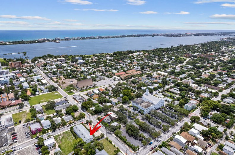 500 1st Ave, Lake Worth FL  33460-3852 exterior