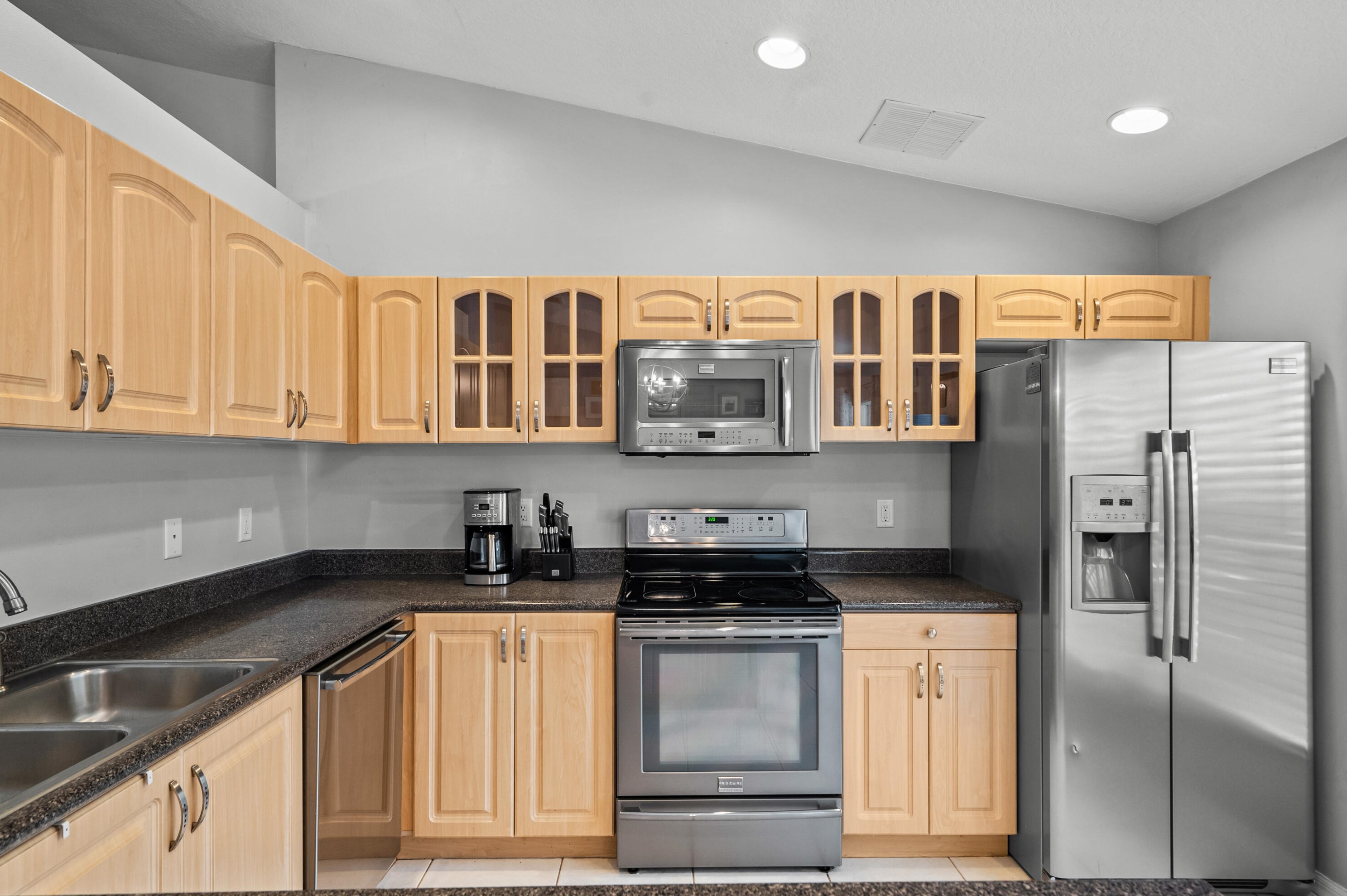 1913 Aladdin St, Fort Pierce FL 34953-1715 exterior