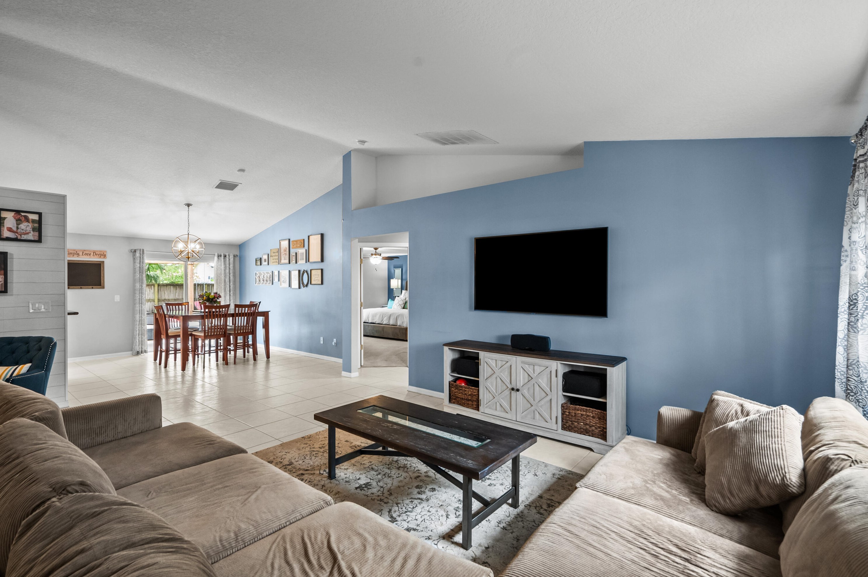 1913 Aladdin St, Fort Pierce FL 34953-1715 exterior