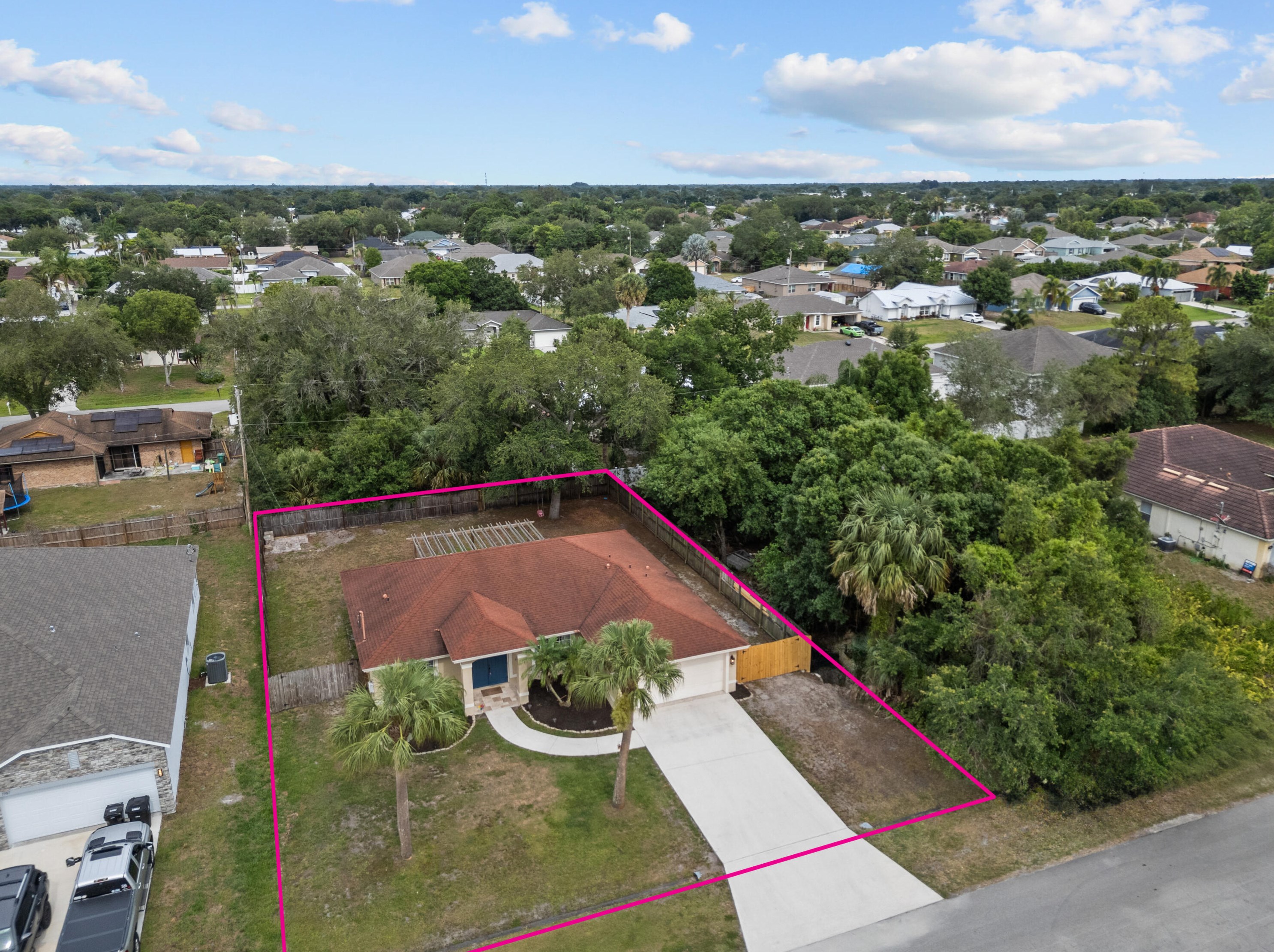 1913 Aladdin St, Fort Pierce FL 34953-1715 exterior