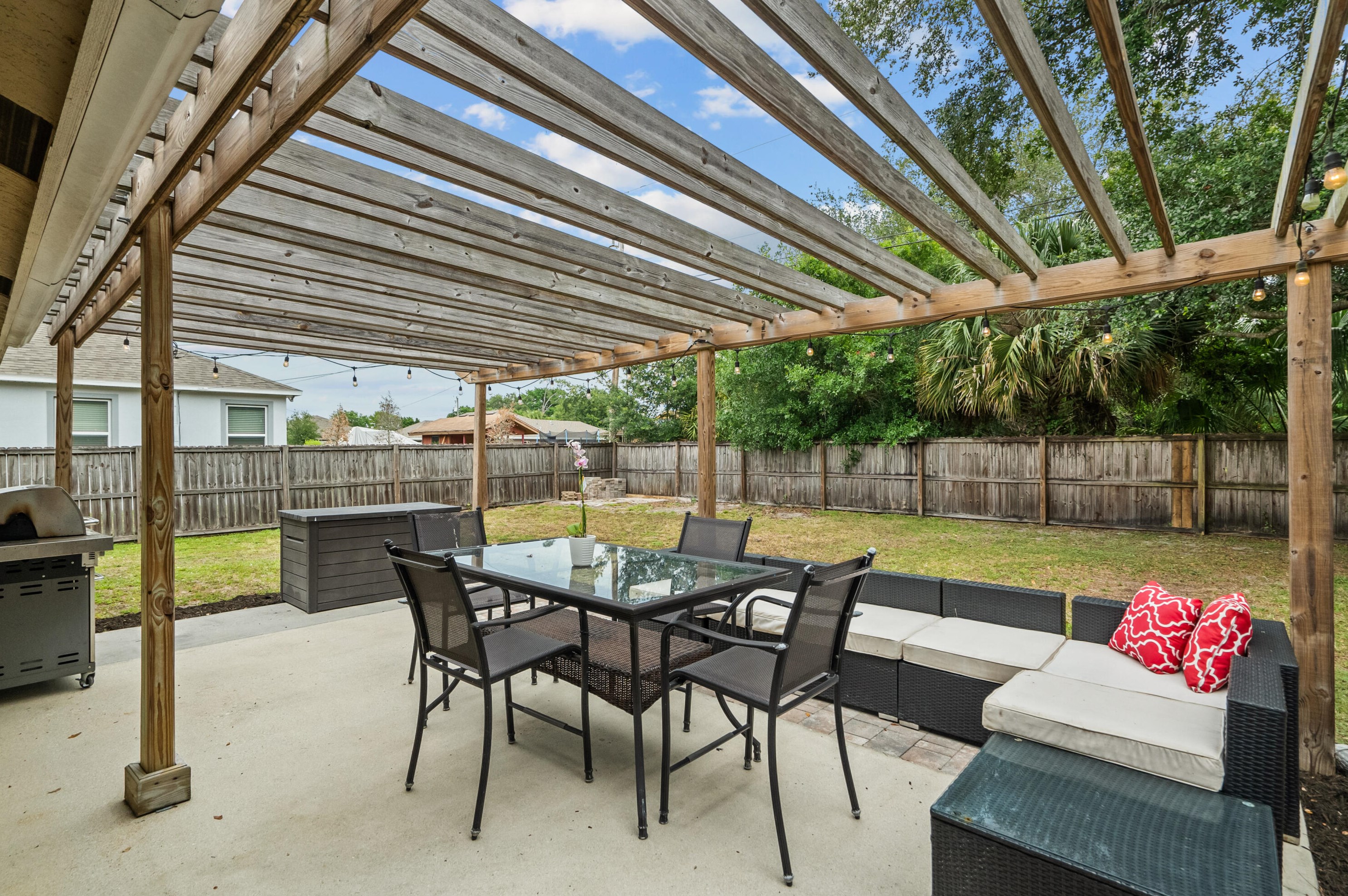 1913 Aladdin St, Fort Pierce FL 34953-1715 exterior