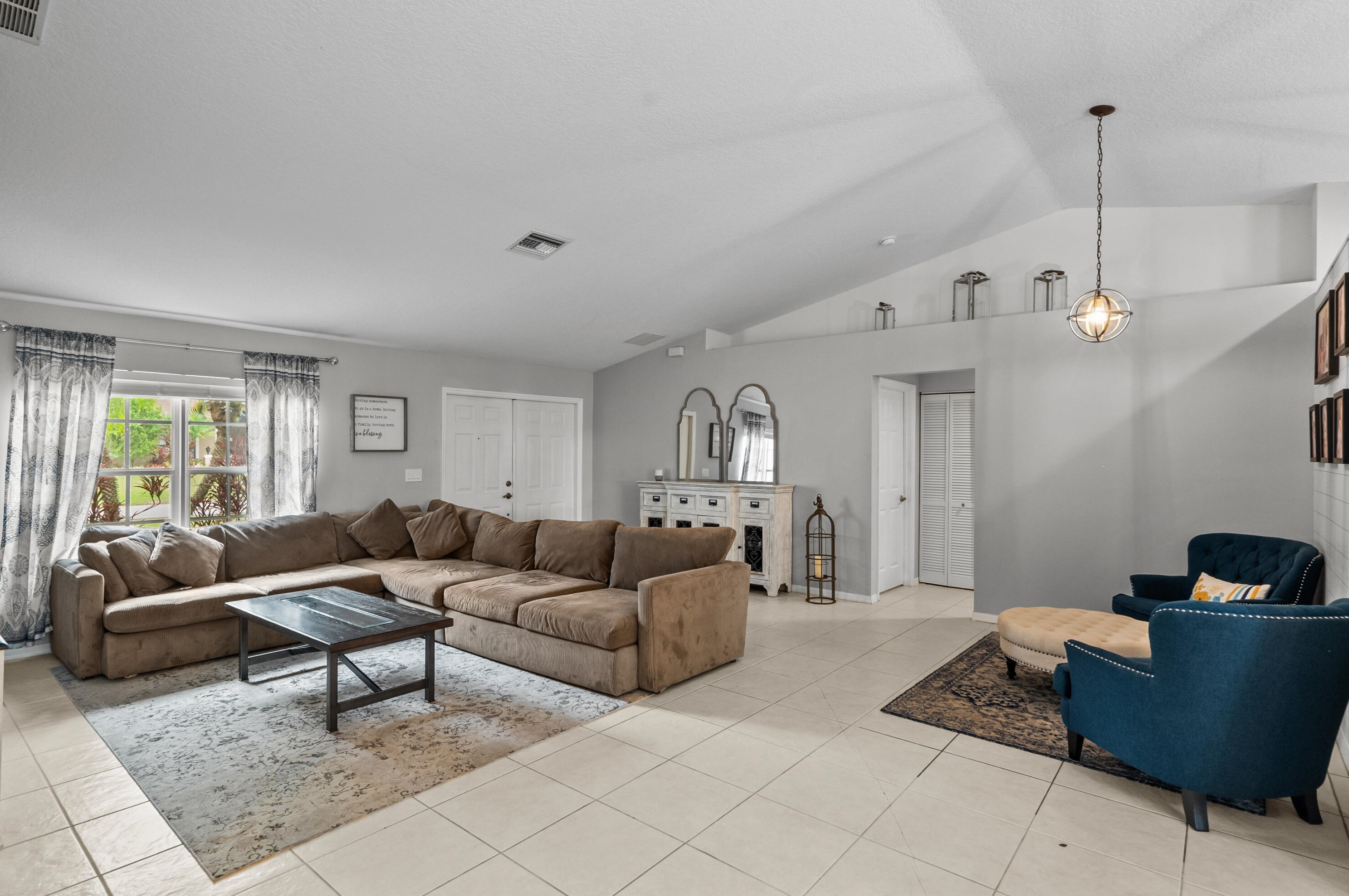 1913 Aladdin St, Fort Pierce FL 34953-1715 exterior