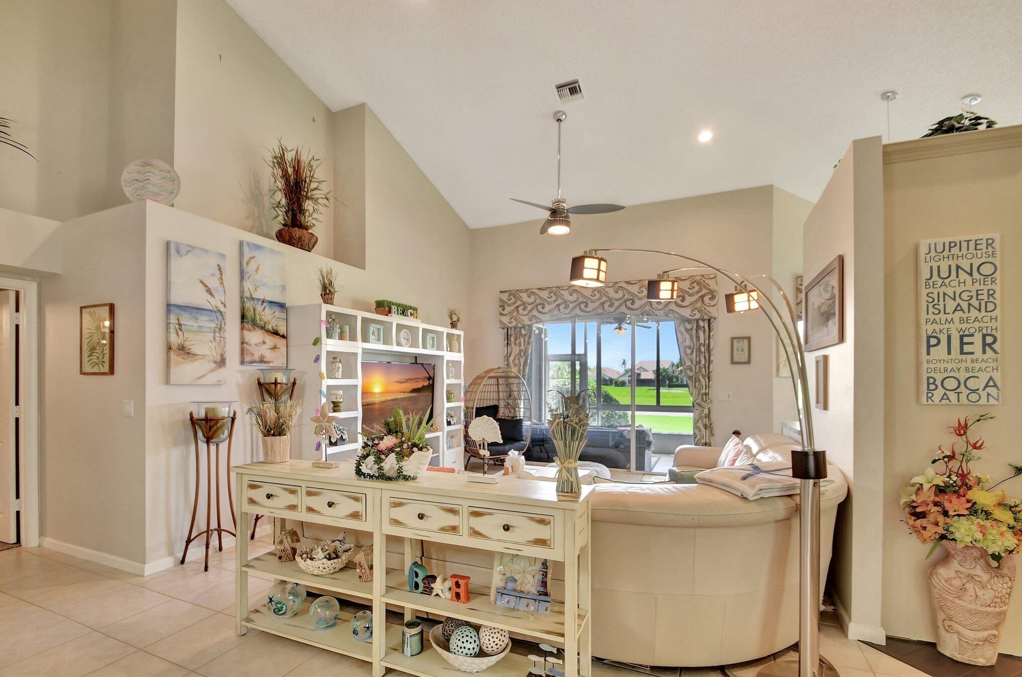 6907 Cairnwell Dr, Boynton Beach FL 33472-2958 exterior