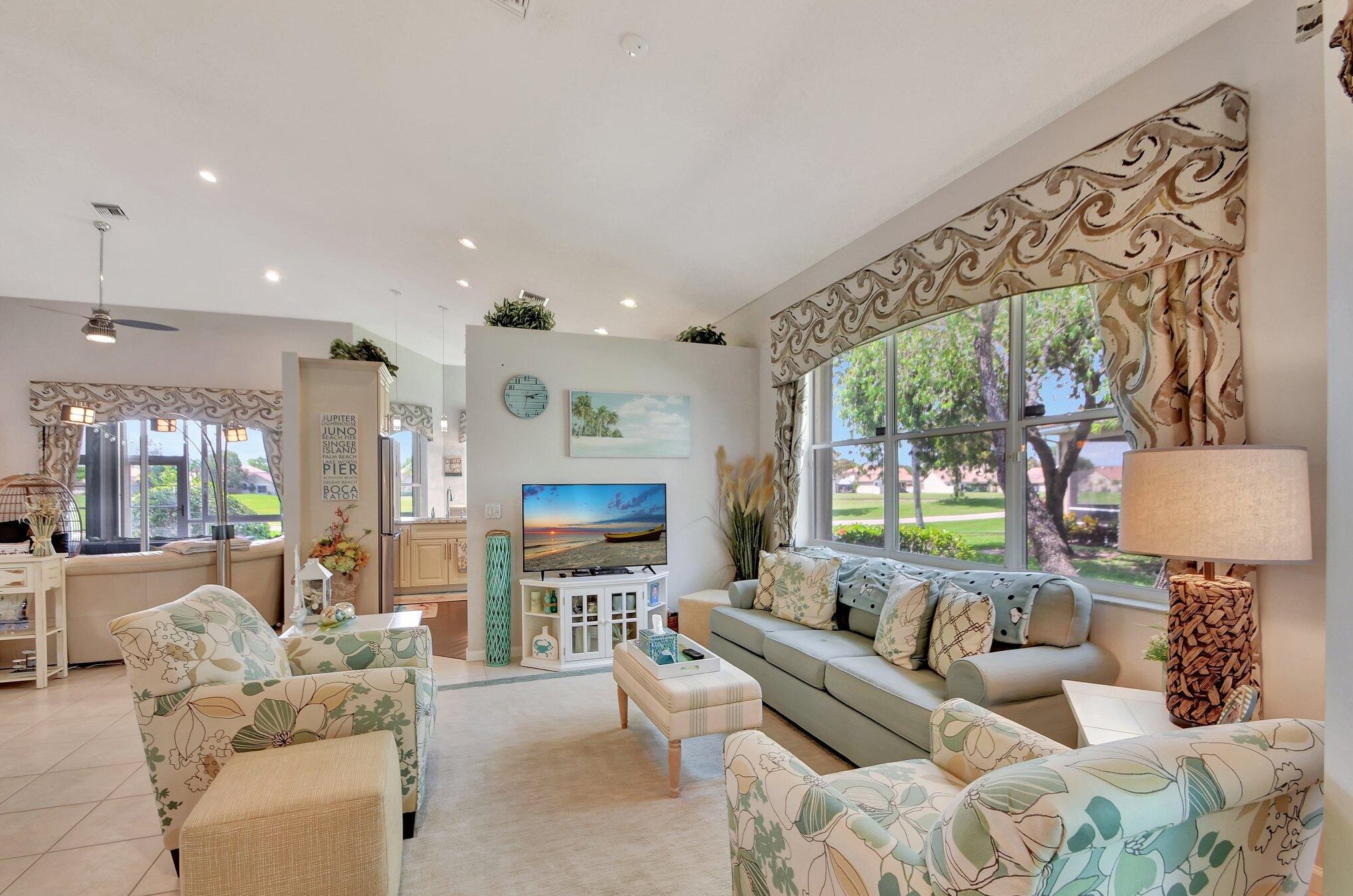 6907 Cairnwell Dr, Boynton Beach FL 33472-2958 exterior