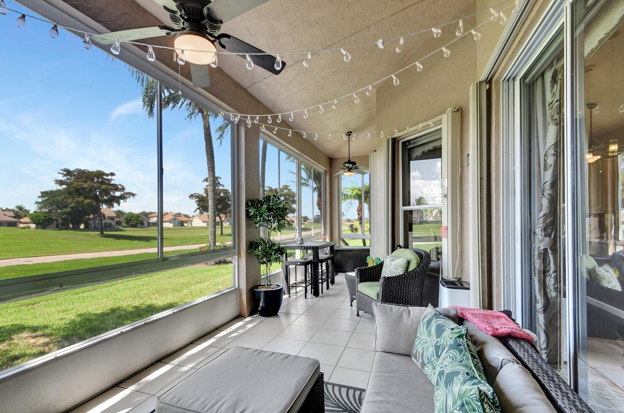 6907 Cairnwell Dr, Boynton Beach FL 33472-2958 exterior