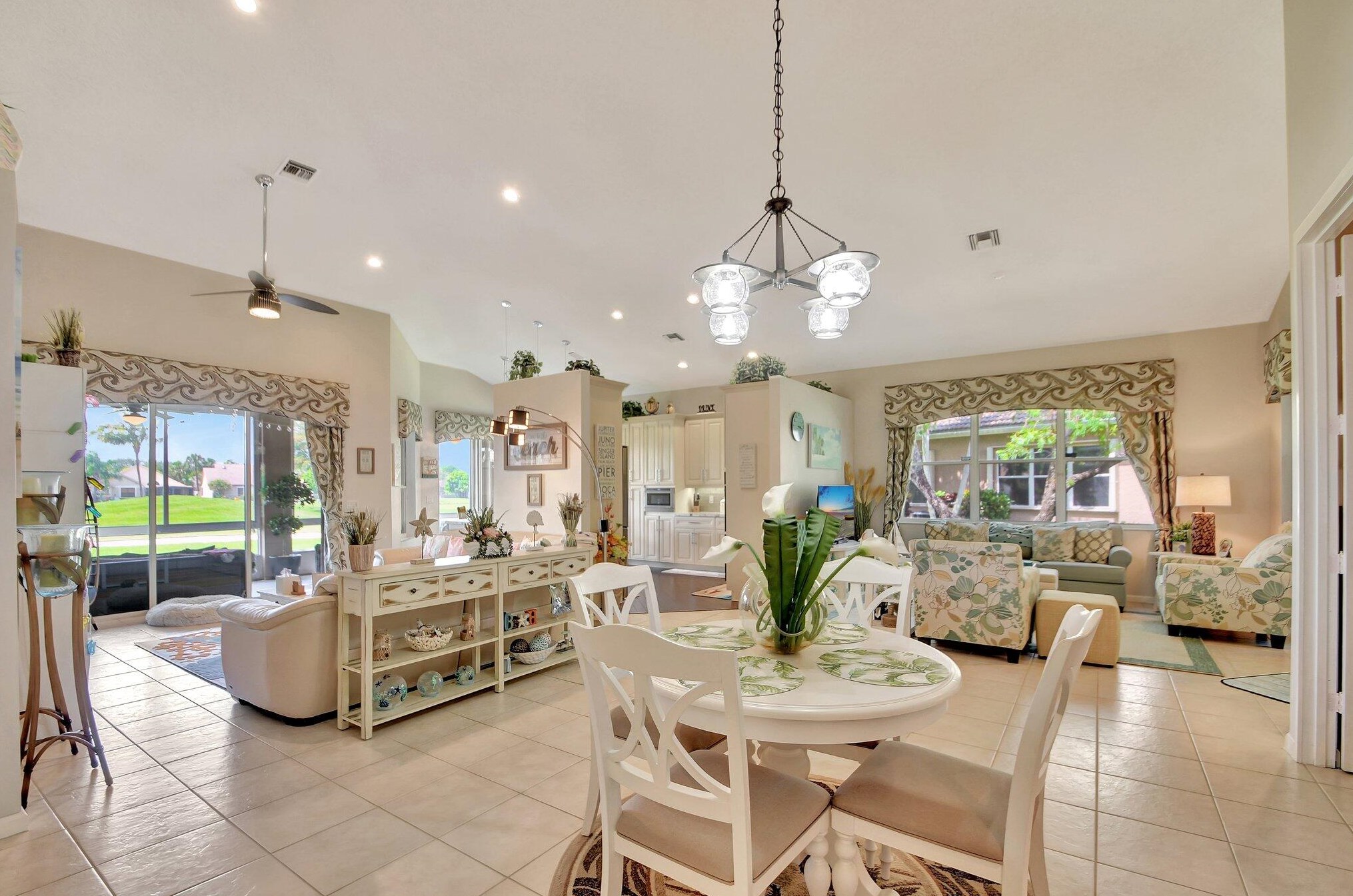 6907 Cairnwell Dr, Boynton Beach FL 33472-2958 exterior