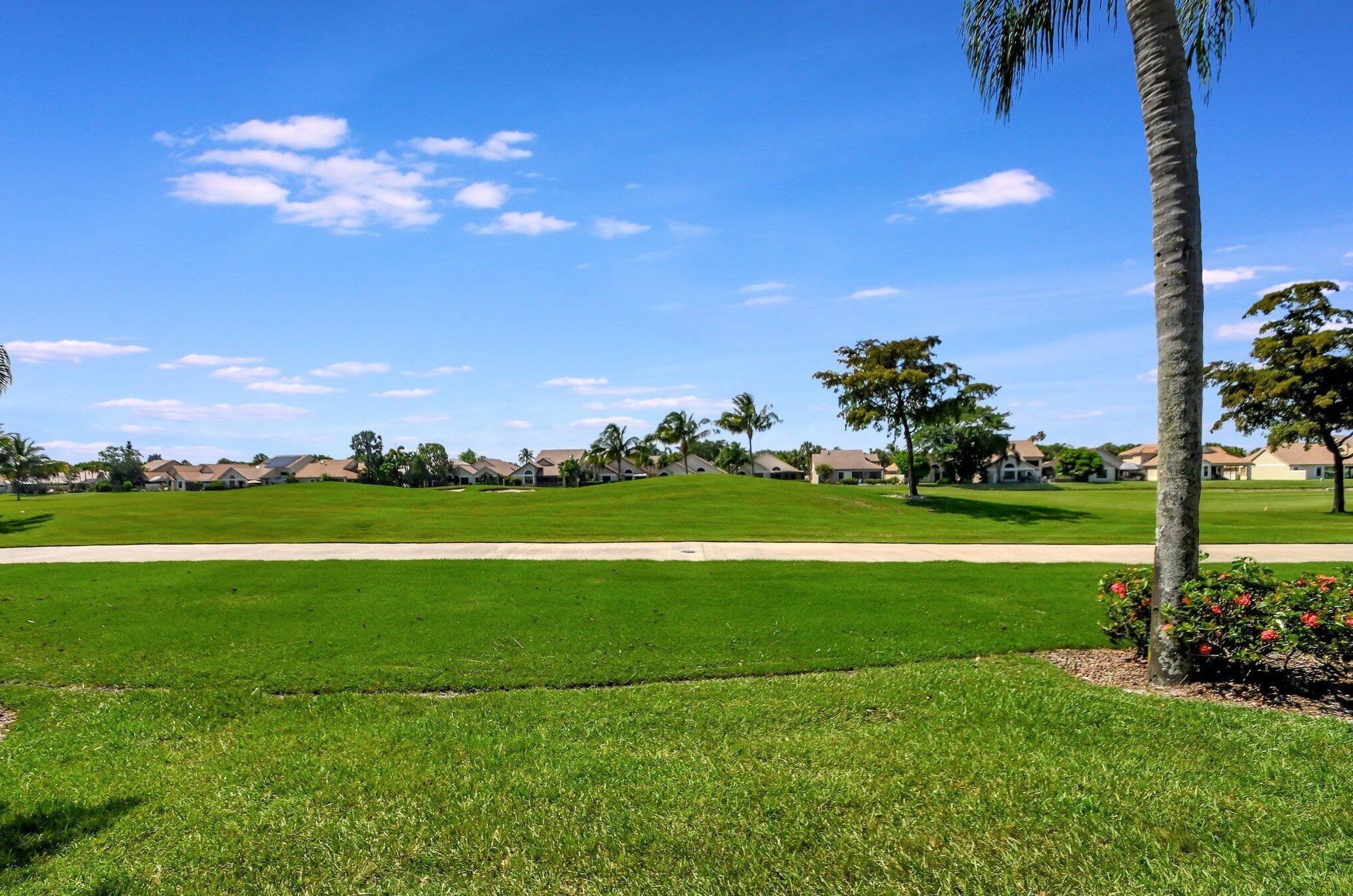 6907 Cairnwell Dr, Boynton Beach FL 33472-2958 exterior