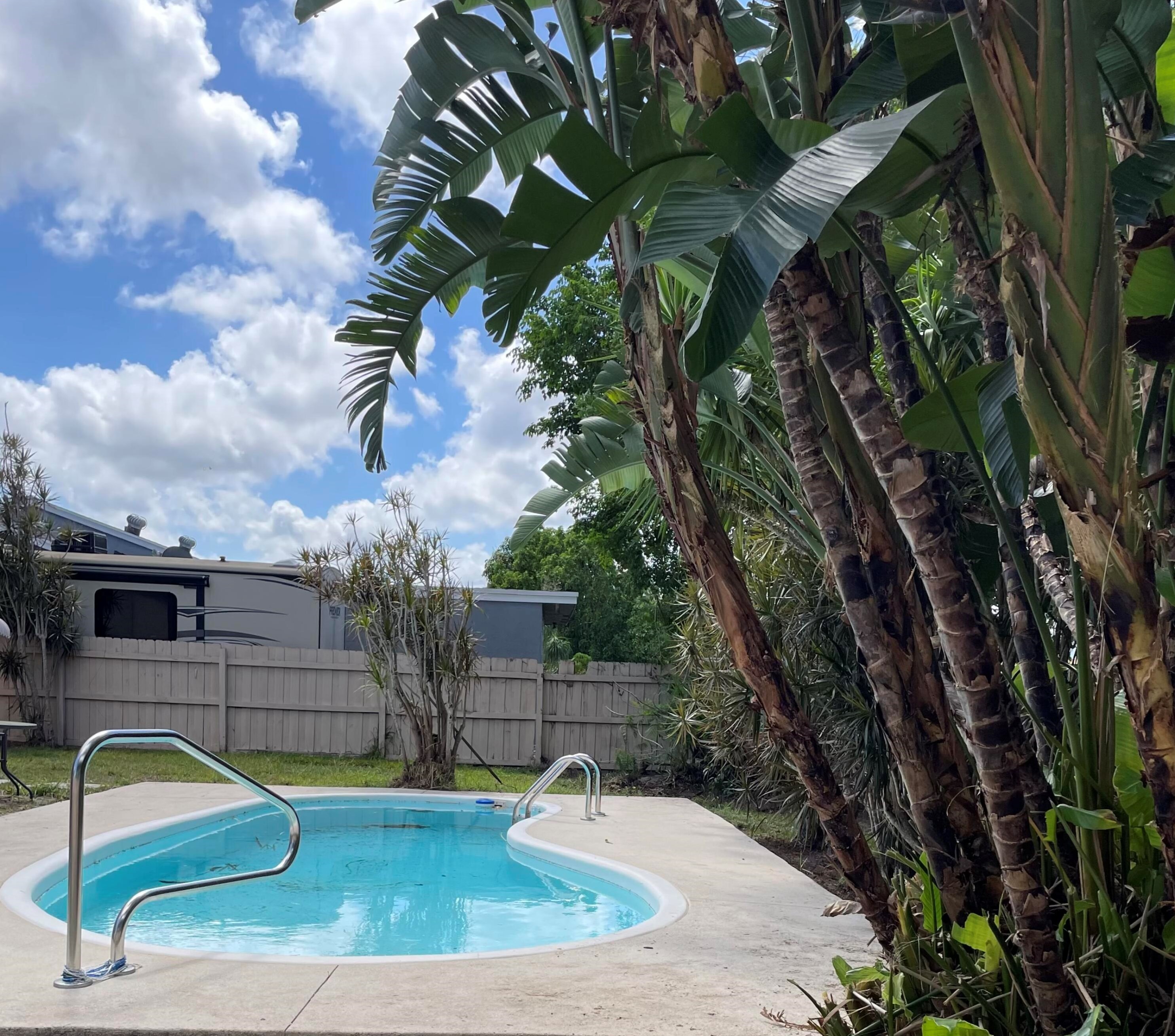 4581 Carthage Cir, Lake Worth FL  33463-7205 exterior