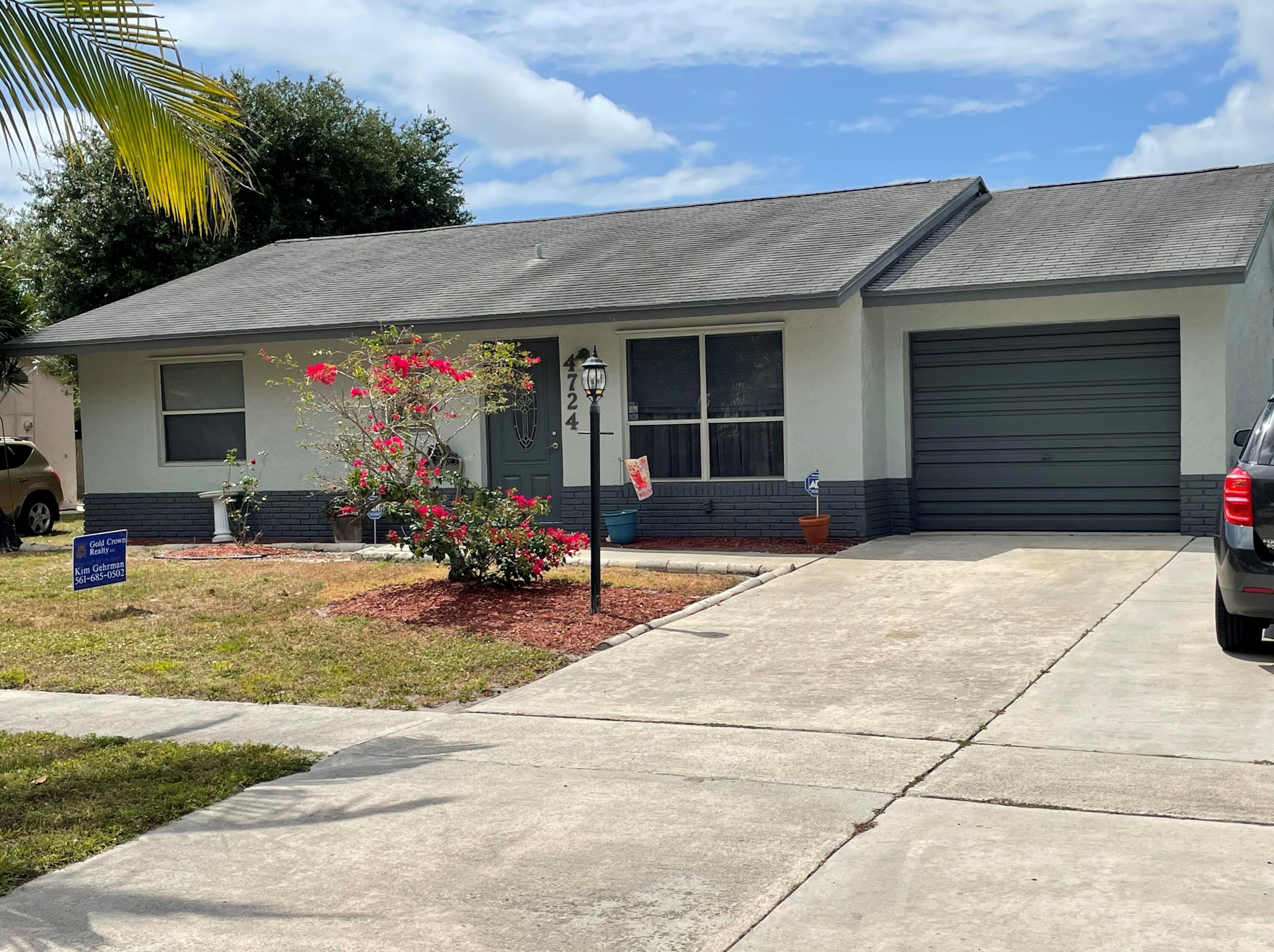 4724 Carthage Cir, Lake Worth FL 33463-7256 exterior