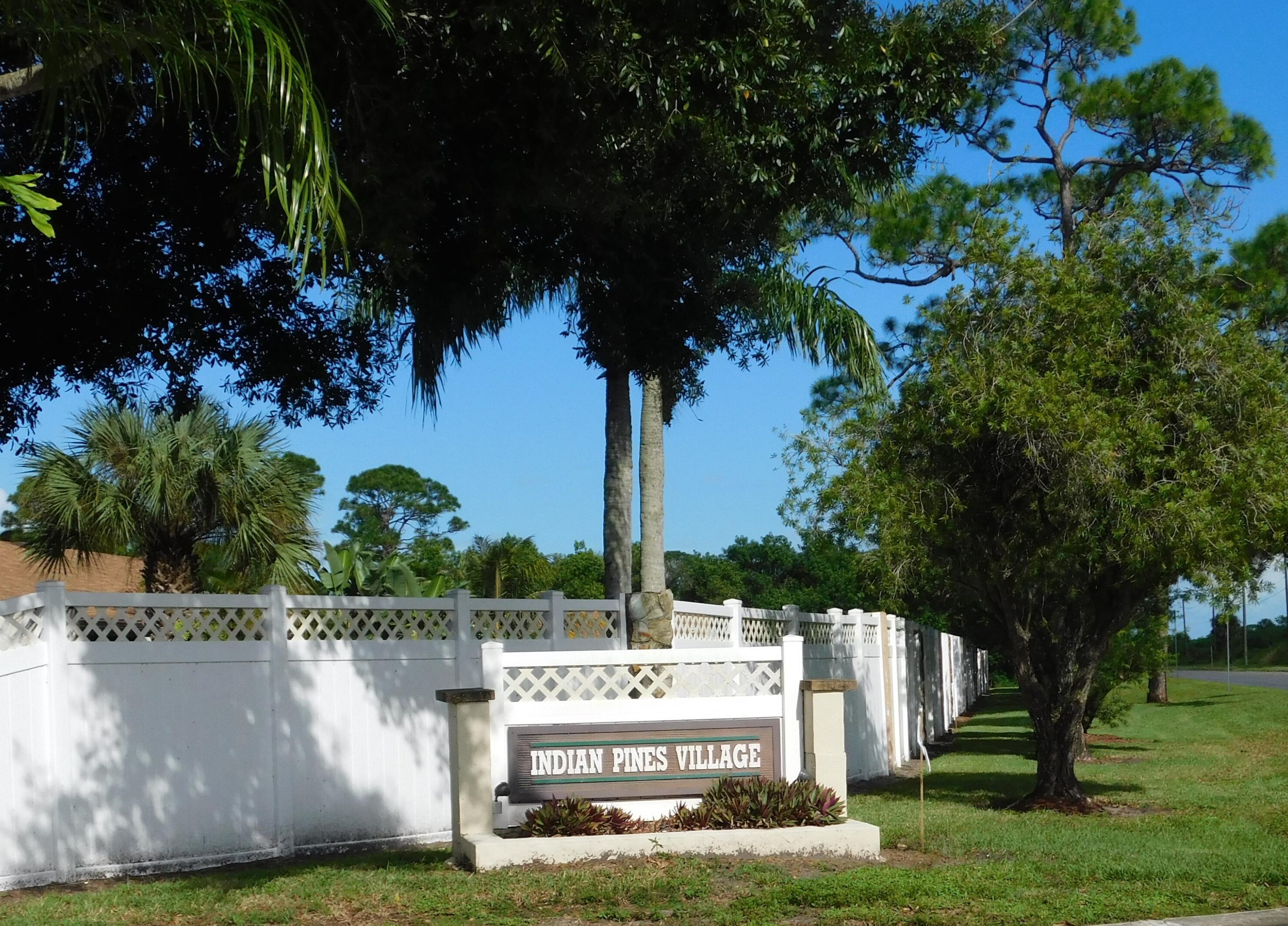 6016 Indrio Rd, Fort Pierce FL  34951-3215 exterior