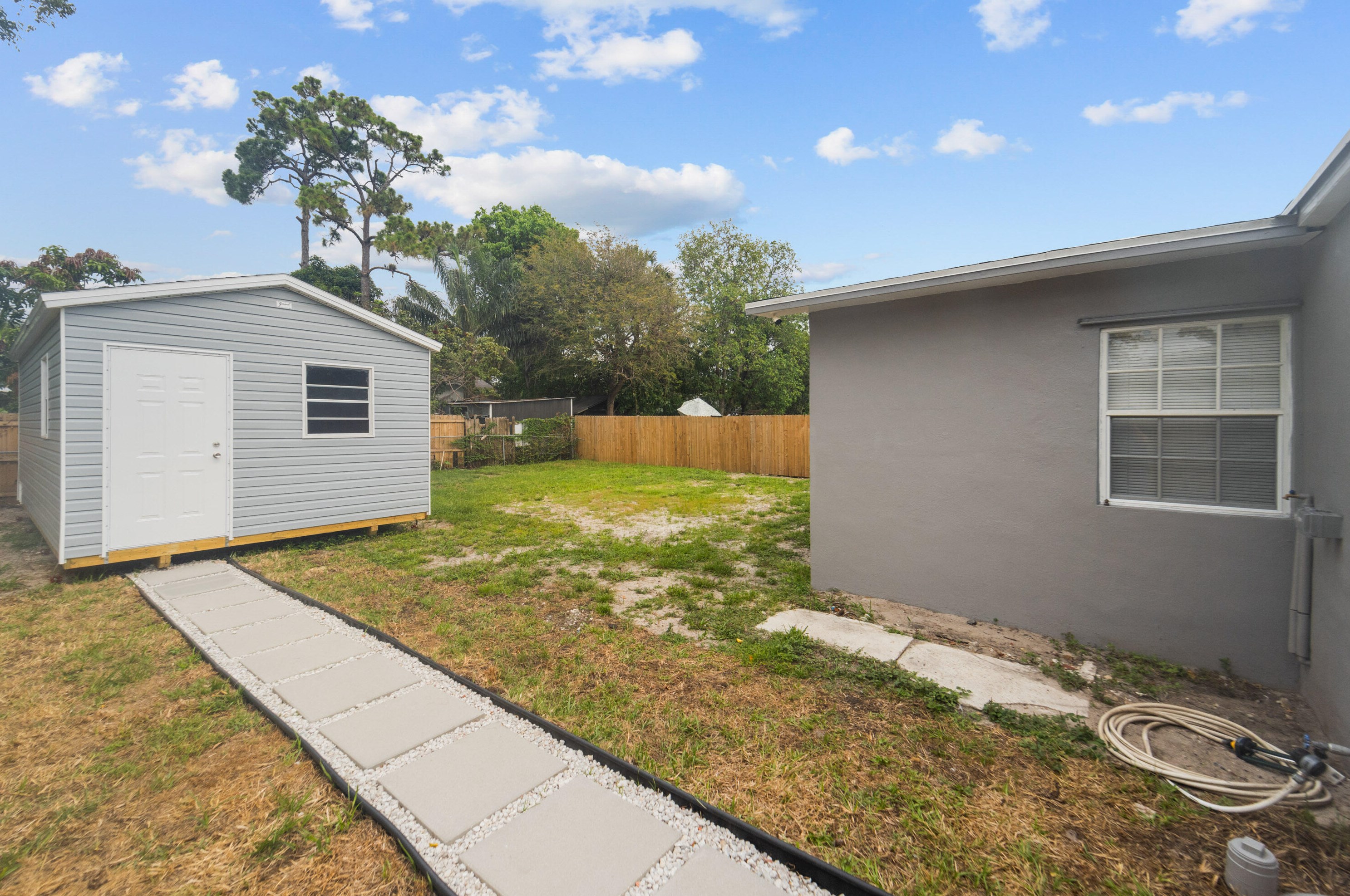 209 3 St, West Palm Beach FL  33403-3418 exterior
