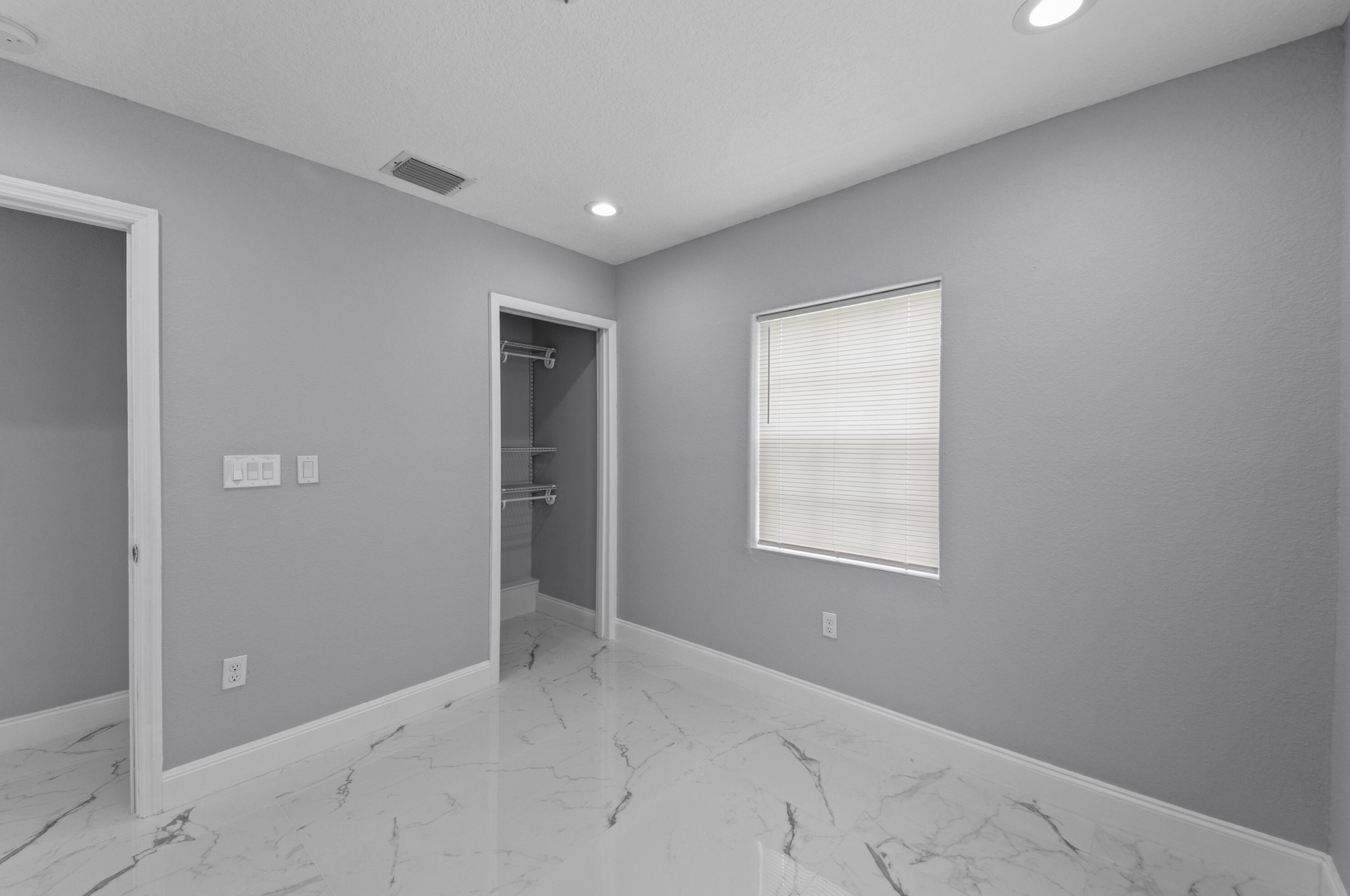 209 3 St, West Palm Beach FL  33403-3418 exterior
