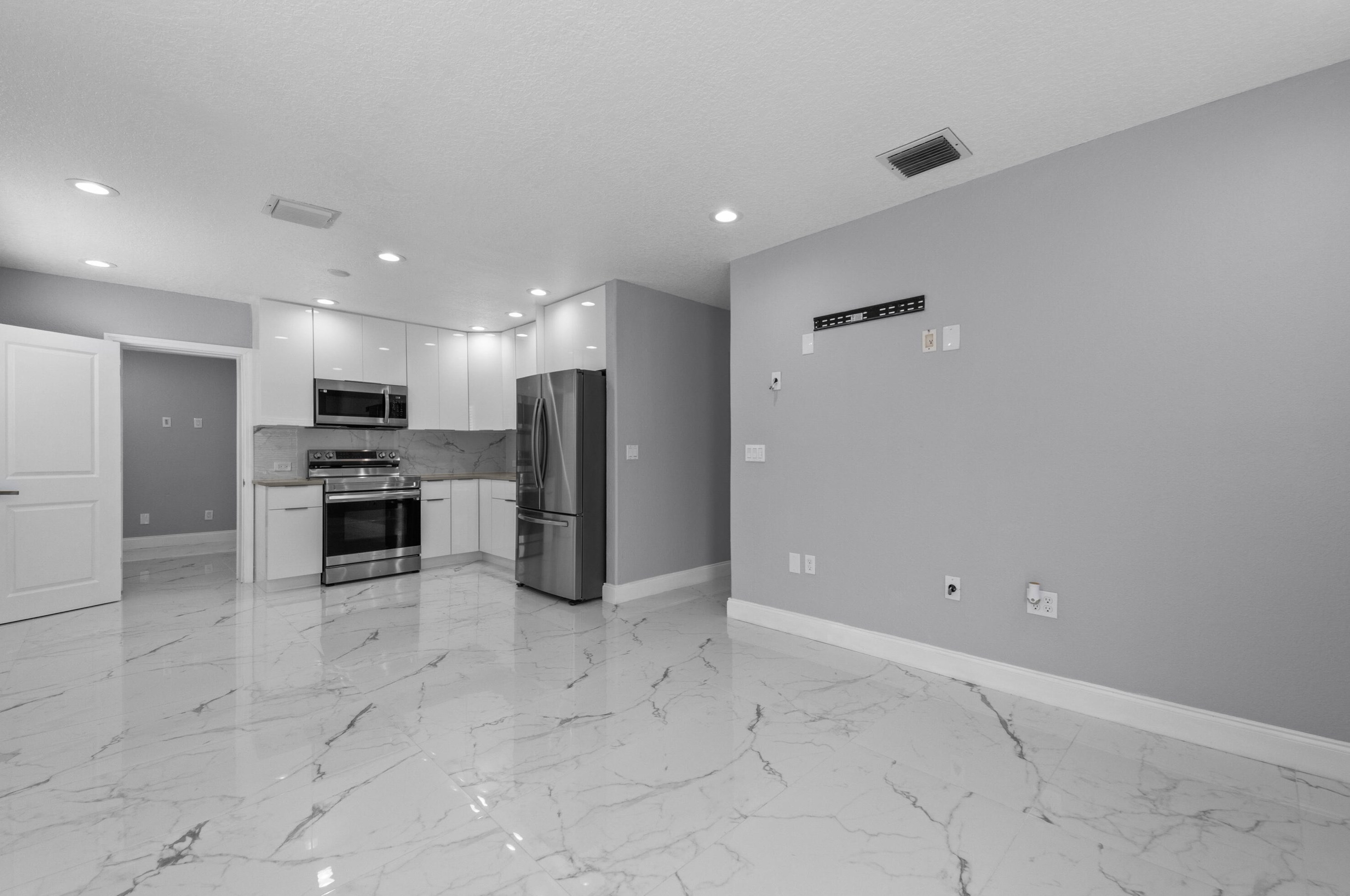 209 3 St, West Palm Beach FL  33403-3418 exterior