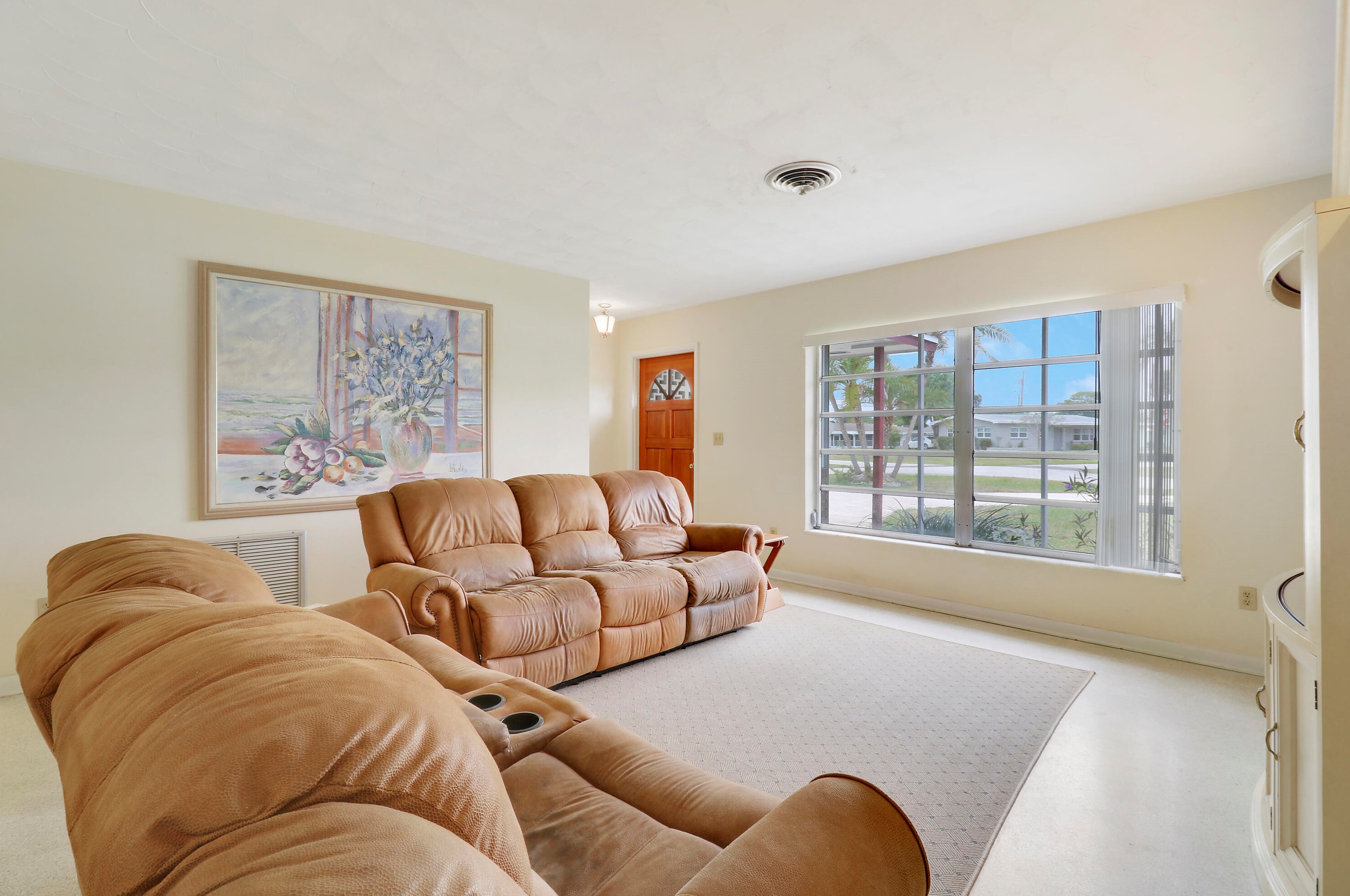 750 Oak St, Fort Pierce FL 34952-1365 exterior