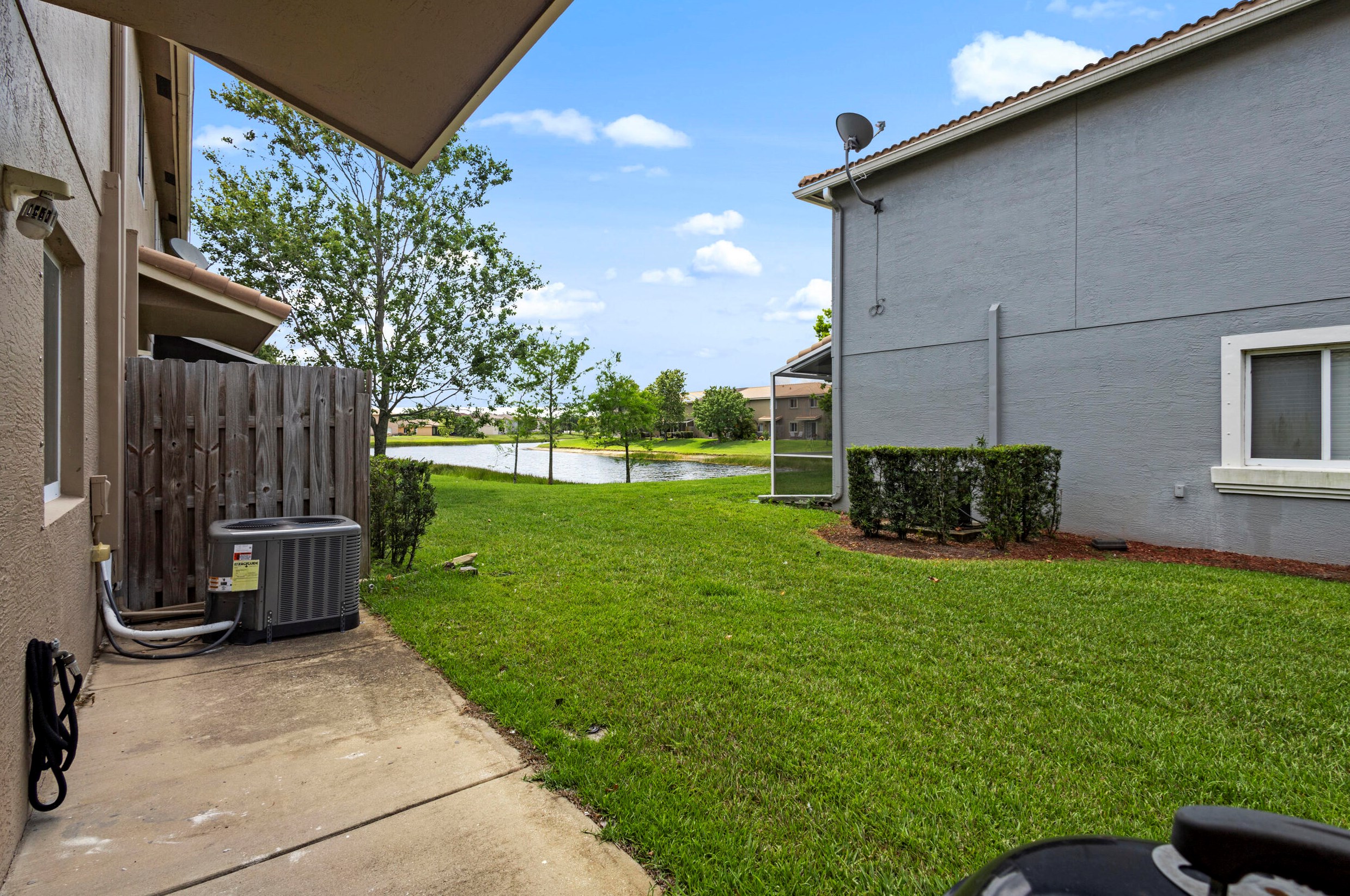 2250 Rockport Rd, Fort Pierce FL  34953-4375 exterior